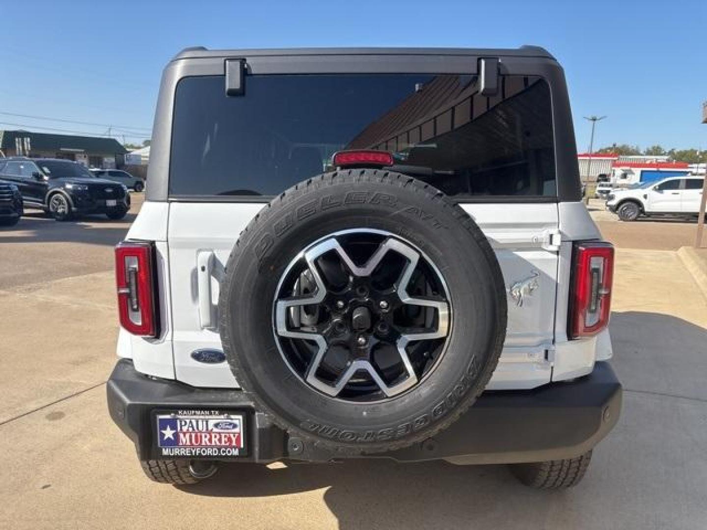 2025 Oxford White /Black Ford Bronco Outer Banks (1FMEE8BP1SL) with an 2.7L EcoBoost V6 engine, Automatic transmission, located at 1105 E Mulberry, Kaufman, TX, 75142, (972) 962-2151, 32.589550, -96.300926 - Photo#5