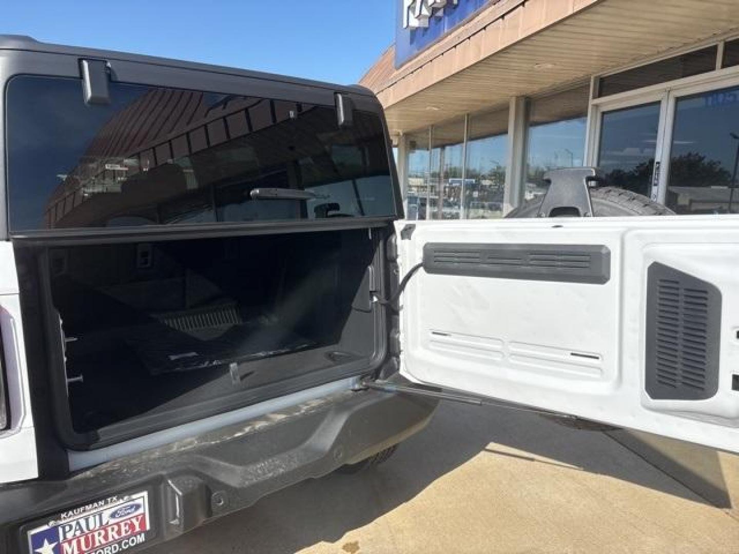 2025 Oxford White /Black Ford Bronco Outer Banks (1FMEE8BP1SL) with an 2.7L EcoBoost V6 engine, Automatic transmission, located at 1105 E Mulberry, Kaufman, TX, 75142, (972) 962-2151, 32.589550, -96.300926 - Photo#16