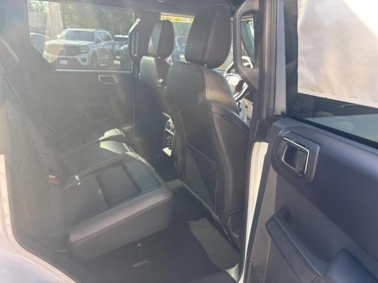 2025 Oxford White /Black Ford Bronco Outer Banks (1FMEE8BP1SL) with an 2.7L EcoBoost V6 engine, Automatic transmission, located at 1105 E Mulberry, Kaufman, TX, 75142, (972) 962-2151, 32.589550, -96.300926 - Photo#21