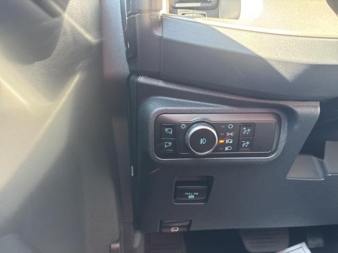 2025 Oxford White /Black Ford Bronco Outer Banks (1FMEE8BP1SL) with an 2.7L EcoBoost V6 engine, Automatic transmission, located at 1105 E Mulberry, Kaufman, TX, 75142, (972) 962-2151, 32.589550, -96.300926 - Photo#24