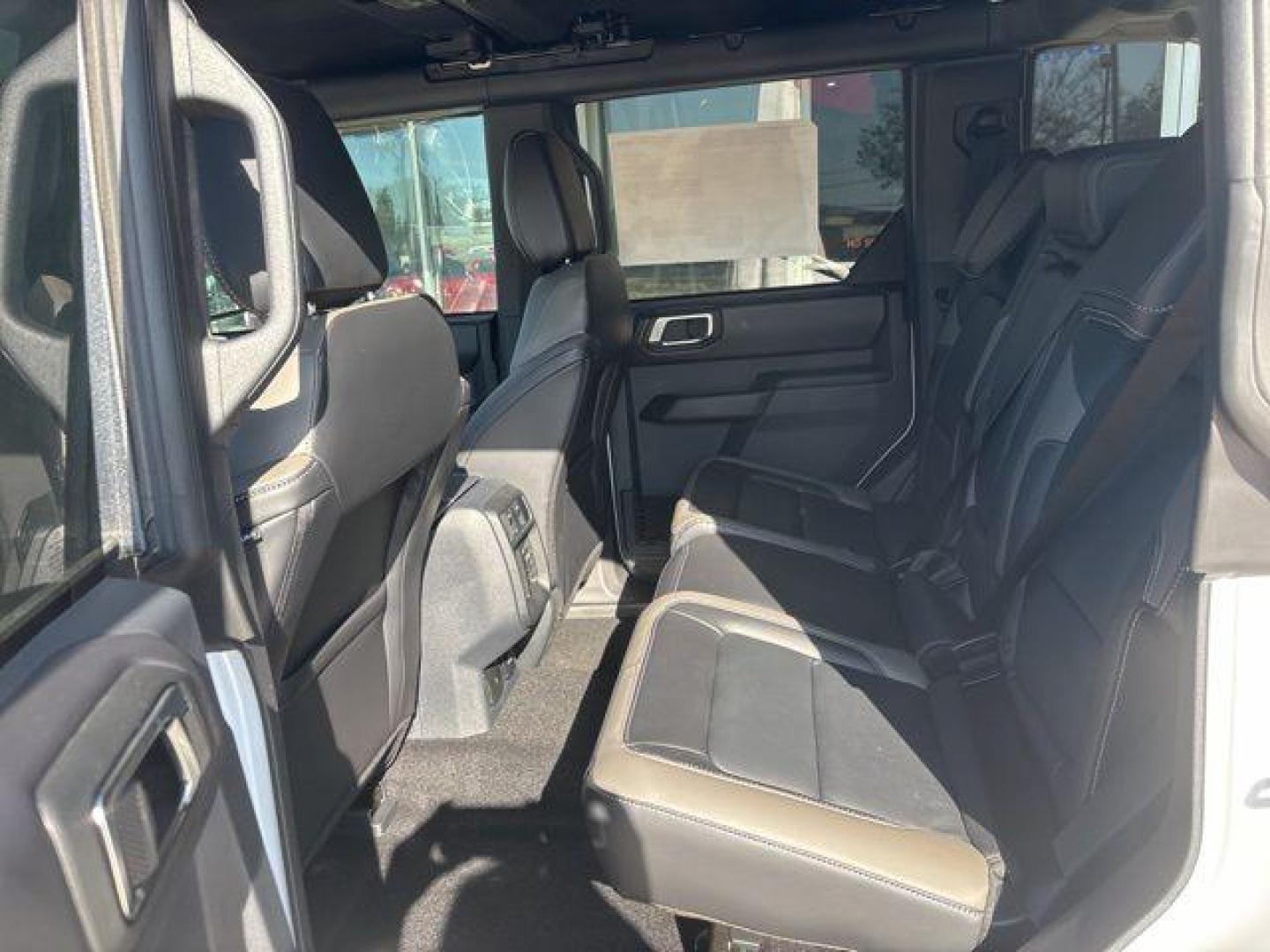2025 Oxford White /Black Ford Bronco Outer Banks (1FMEE8BP1SL) with an 2.7L EcoBoost V6 engine, Automatic transmission, located at 1105 E Mulberry, Kaufman, TX, 75142, (972) 962-2151, 32.589550, -96.300926 - $5,532 off MSRP!<br><br><br>Oxford White 2025 Ford Bronco 4D Sport Utility Outer Banks 4WD 10-Speed Automatic 2.7L EcoBoost V6 19/21 City/Highway MPG Price includes: $3000 - Retail Customer Cash. Exp. 03/31/2026 - Photo#15