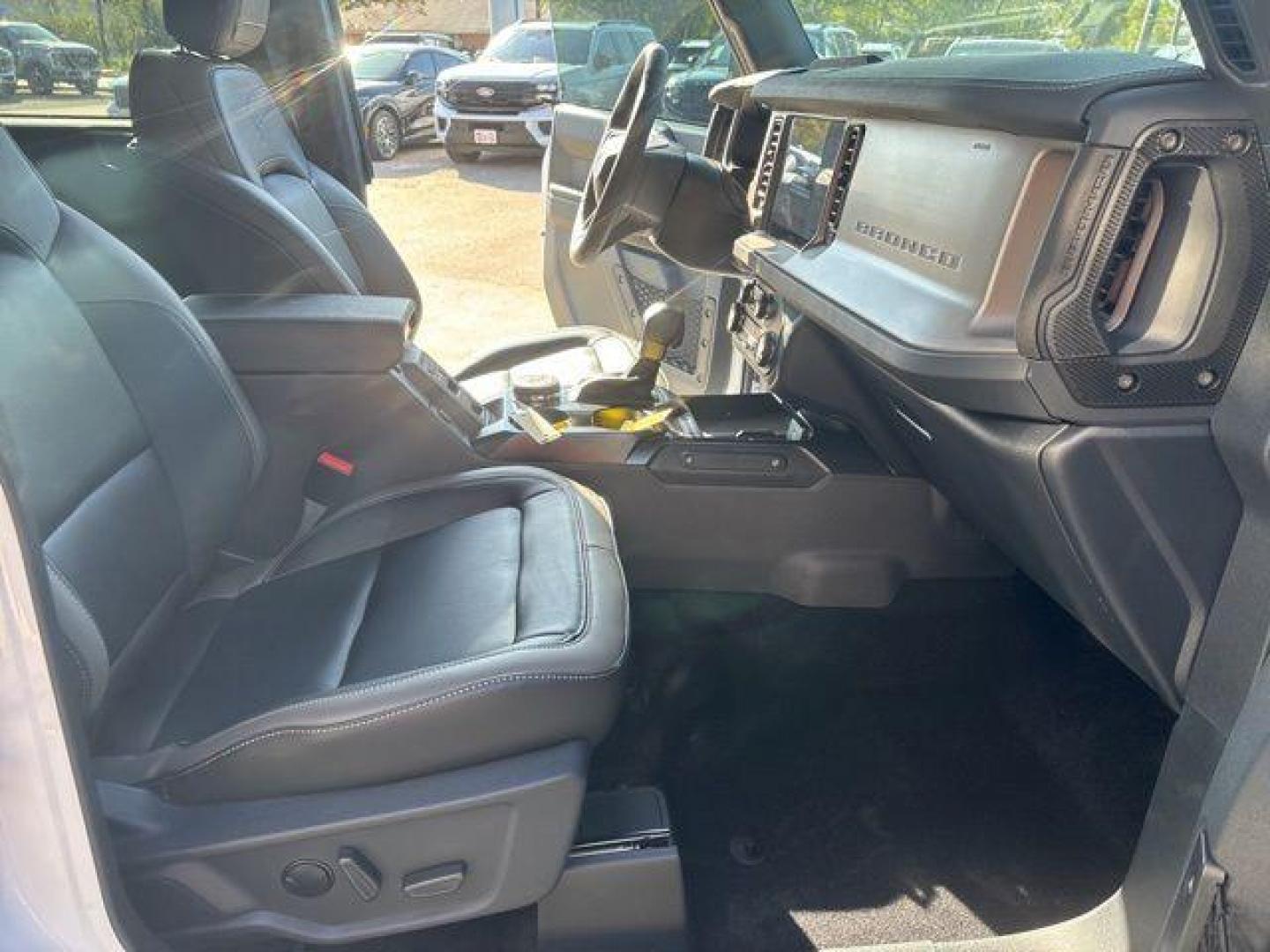 2025 Oxford White /Black Ford Bronco Outer Banks (1FMEE8BP1SL) with an 2.7L EcoBoost V6 engine, Automatic transmission, located at 1105 E Mulberry, Kaufman, TX, 75142, (972) 962-2151, 32.589550, -96.300926 - $5,532 off MSRP!<br><br><br>Oxford White 2025 Ford Bronco 4D Sport Utility Outer Banks 4WD 10-Speed Automatic 2.7L EcoBoost V6 19/21 City/Highway MPG Price includes: $3000 - Retail Customer Cash. Exp. 03/31/2026 - Photo#19