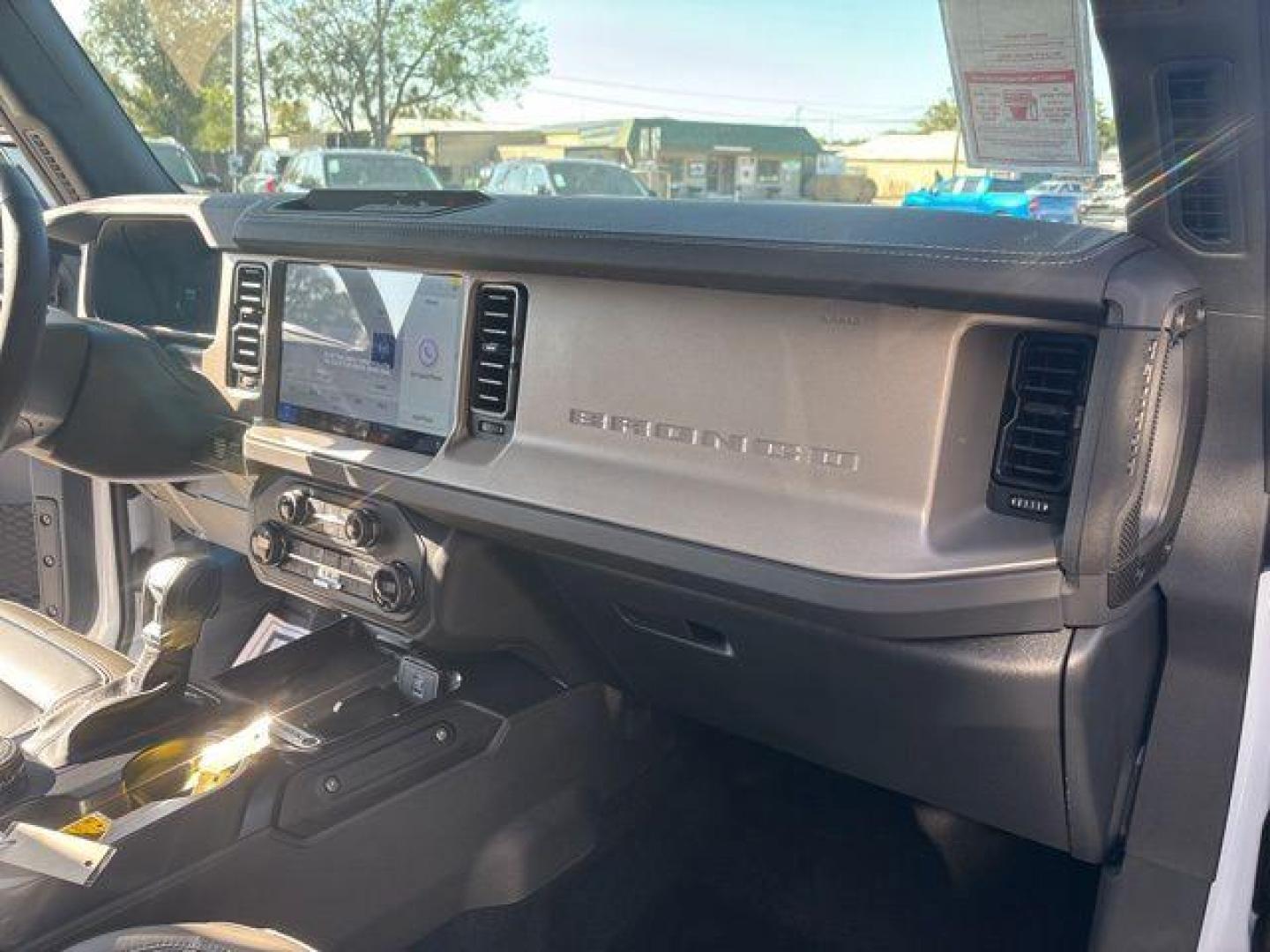 2025 Oxford White /Black Ford Bronco Outer Banks (1FMEE8BP1SL) with an 2.7L EcoBoost V6 engine, Automatic transmission, located at 1105 E Mulberry, Kaufman, TX, 75142, (972) 962-2151, 32.589550, -96.300926 - $5,532 off MSRP!<br><br><br>Oxford White 2025 Ford Bronco 4D Sport Utility Outer Banks 4WD 10-Speed Automatic 2.7L EcoBoost V6 19/21 City/Highway MPG Price includes: $3000 - Retail Customer Cash. Exp. 03/31/2026 - Photo#20