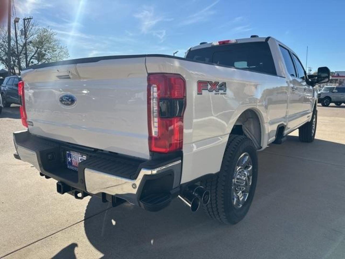 2026 Star White Metallic Tri-Coat /Black Onyx Ford F-350SD Lariat (1FT8W3BTXTE) with an Power Stroke 6.7L V8 DI 32V OHV Turbodiesel engine, Automatic transmission, located at 1105 E Mulberry, Kaufman, TX, 75142, (972) 962-2151, 32.589550, -96.300926 - $4,014 off MSRP!<br><br>4WD.<br>Star White Metallic Tri-Coat 2026 Ford F-350SD 4D Crew Cab Lariat 4WD 10-Speed Automatic Power Stroke 6.7L V8 DI 32V OHV Turbodiesel - Photo#4