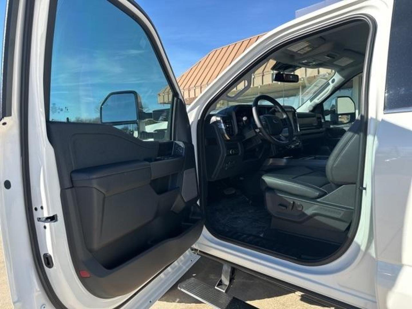 2026 Star White Metallic Tri-Coat /Black Onyx Ford F-350SD Lariat (1FT8W3BTXTE) with an Power Stroke 6.7L V8 DI 32V OHV Turbodiesel engine, Automatic transmission, located at 1105 E Mulberry, Kaufman, TX, 75142, (972) 962-2151, 32.589550, -96.300926 - $4,014 off MSRP!<br><br>4WD.<br>Star White Metallic Tri-Coat 2026 Ford F-350SD 4D Crew Cab Lariat 4WD 10-Speed Automatic Power Stroke 6.7L V8 DI 32V OHV Turbodiesel - Photo#6