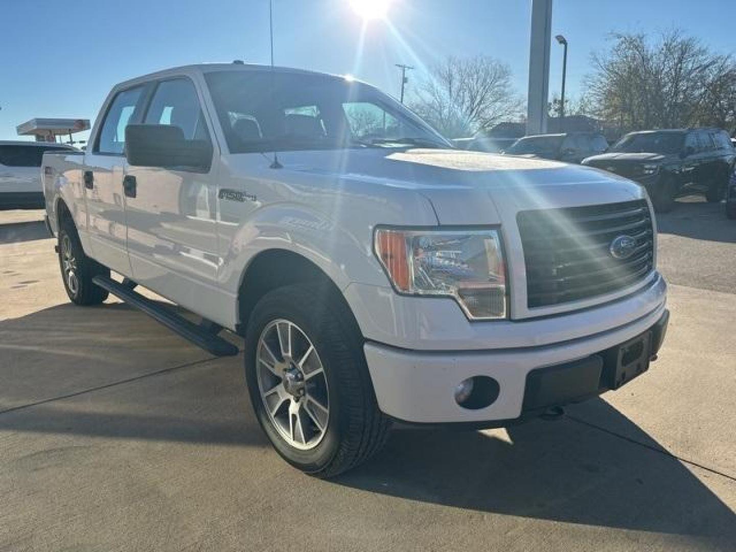 2014 Oxford White /Black Ford F-150 STX (1FTFW1EFXEK) with an 5.0L V8 FFV engine, Automatic transmission, located at 1105 E Mulberry, Kaufman, TX, 75142, (972) 962-2151, 32.589550, -96.300926 - Oxford White 2014 Ford F-150 4D SuperCrew STX 4WD 6-Speed Automatic Electronic 5.0L V8 FFV 4WD.<br><br><br>Awards:<br> * 2014 KBB.com Brand Image Awards<br>Please call Paul Murrey Ford Inc. In Kaufman Texas A Family Dealership Since 1952 Serving the Dallas Fort Worth and East Texas areas for over 7 - Photo#4