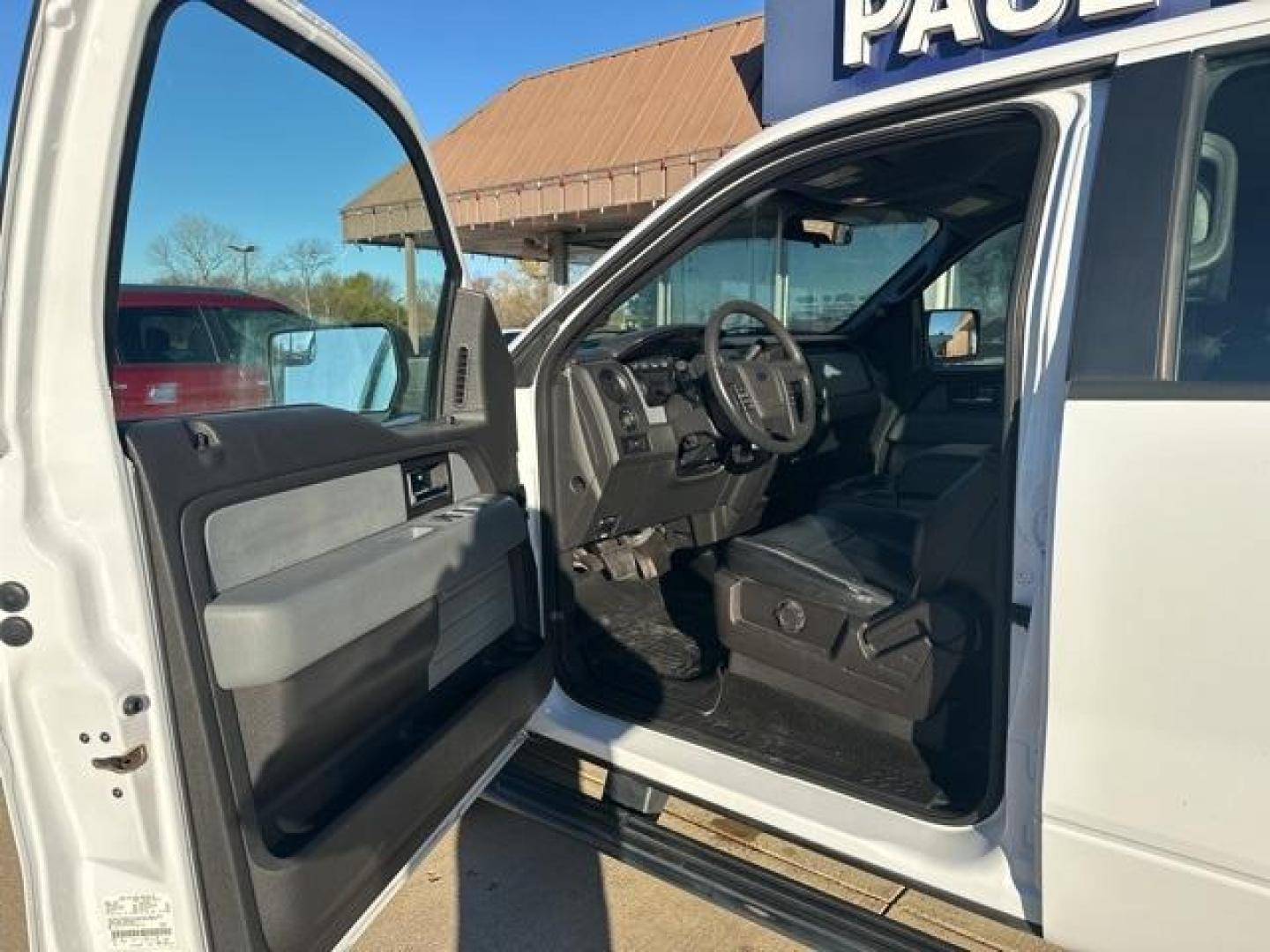 2014 Oxford White /Black Ford F-150 STX (1FTFW1EFXEK) with an 5.0L V8 FFV engine, Automatic transmission, located at 1105 E Mulberry, Kaufman, TX, 75142, (972) 962-2151, 32.589550, -96.300926 - Oxford White 2014 Ford F-150 4D SuperCrew STX 4WD 6-Speed Automatic Electronic 5.0L V8 FFV 4WD.<br><br><br>Awards:<br> * 2014 KBB.com Brand Image Awards<br>Please call Paul Murrey Ford Inc. In Kaufman Texas A Family Dealership Since 1952 Serving the Dallas Fort Worth and East Texas areas for over 7 - Photo#5