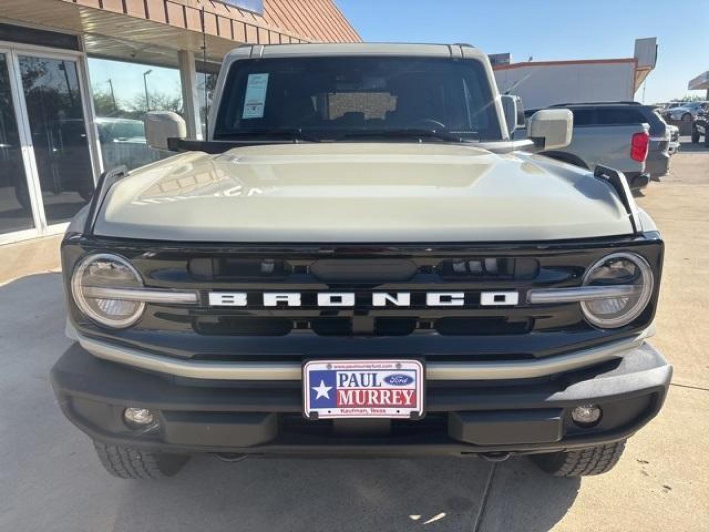 2025 Desert Sand /Black Onyx Interior Ford Bronco Outer Banks (1FMDE8BH6SL) with an 2.3L EcoBoost I-4 engine, Automatic transmission, located at 1105 E Mulberry, Kaufman, TX, 75142, (972) 962-2151, 32.589550, -96.300926 - Desert Sand 2025 Ford Bronco 4D Sport Utility Outer Banks 4WD 10-Speed Automatic 2.3L EcoBoost I-4<br><br>Recent Arrival!<br><br><br>Please call Paul Murrey Ford Inc. In Kaufman Texas A Family Dealership Since 1952 Serving the Dallas Fort Worth and East Texas areas for over 70 years. Please call 972 - Photo#7