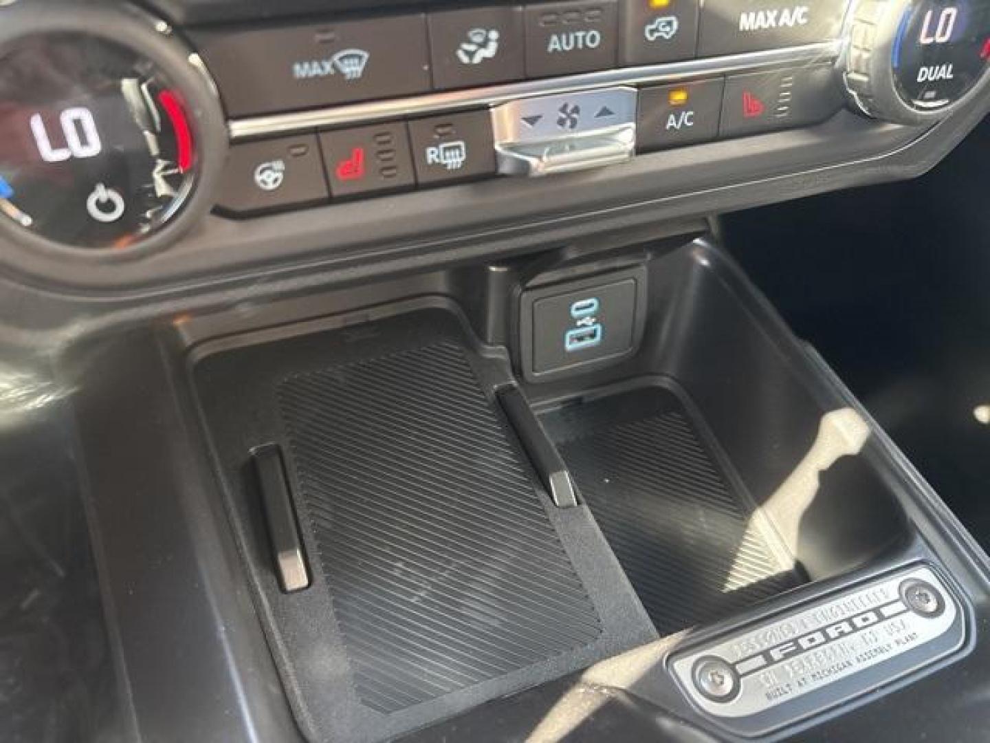 2025 Desert Sand /Black Onyx Interior Ford Bronco Outer Banks (1FMDE8BH6SL) with an 2.3L EcoBoost I-4 engine, Automatic transmission, located at 1105 E Mulberry, Kaufman, TX, 75142, (972) 962-2151, 32.589550, -96.300926 - Desert Sand 2025 Ford Bronco 4D Sport Utility Outer Banks 4WD 10-Speed Automatic 2.3L EcoBoost I-4<br><br>Recent Arrival!<br><br><br>Please call Paul Murrey Ford Inc. In Kaufman Texas A Family Dealership Since 1952 Serving the Dallas Fort Worth and East Texas areas for over 70 years. Please call 972 - Photo#27