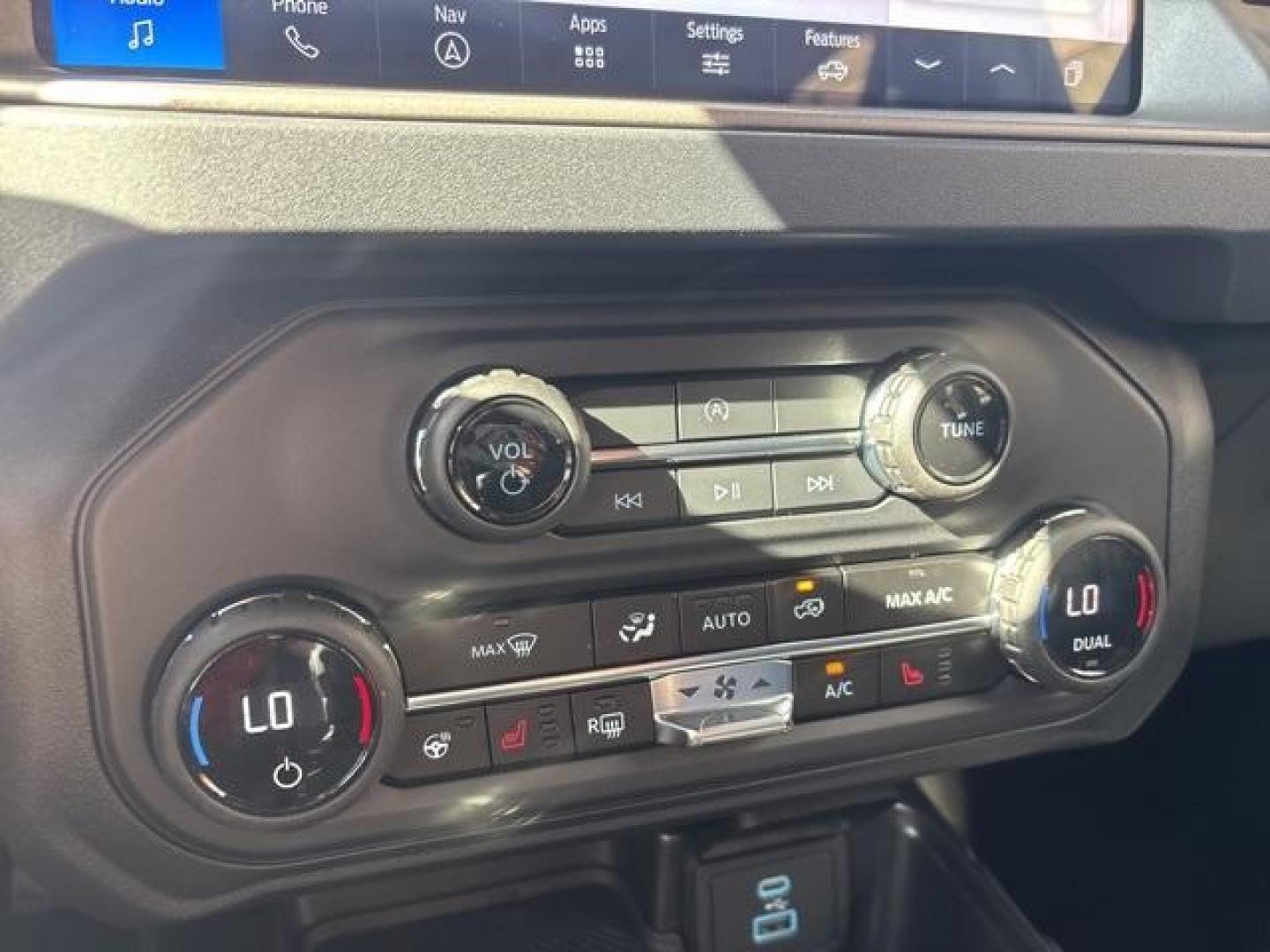 2025 Desert Sand /Black Onyx Interior Ford Bronco Outer Banks (1FMDE8BH6SL) with an 2.3L EcoBoost I-4 engine, Automatic transmission, located at 1105 E Mulberry, Kaufman, TX, 75142, (972) 962-2151, 32.589550, -96.300926 - Desert Sand 2025 Ford Bronco 4D Sport Utility Outer Banks 4WD 10-Speed Automatic 2.3L EcoBoost I-4<br><br>Recent Arrival!<br><br><br>Please call Paul Murrey Ford Inc. In Kaufman Texas A Family Dealership Since 1952 Serving the Dallas Fort Worth and East Texas areas for over 70 years. Please call 972 - Photo#28