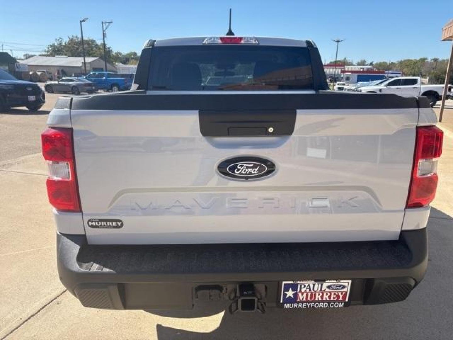 2025 White /Blue Ford Maverick XLT (3FTTW8JA3SR) with an EcoBoost 2.0L I4 GTDi DOHC Turbocharged VCT engine, Automatic transmission, located at 1105 E Mulberry, Kaufman, TX, 75142, (972) 962-2151, 32.589550, -96.300926 - $2,000 off MSRP! Priced below KBB Fair Purchase Price!<br><br><br>White 2025 Ford Maverick 4D Crew Cab XLT AWD 8-Speed Automatic EcoBoost 2.0L I4 GTDi DOHC Turbocharged VCT 22/30 City/Highway MPG<br><br>22/30 City/Highway MPG Price includes: $1000 - Final Days Mega Bonus Cash. Exp. 01/02/2026 $1000 - Photo#4