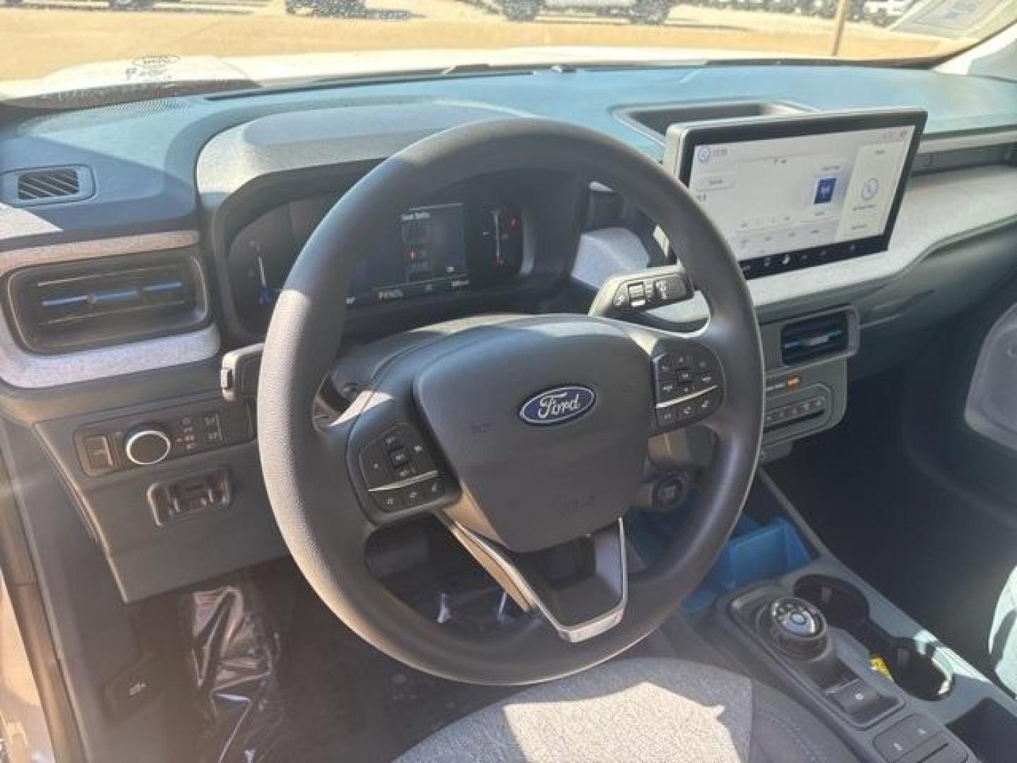 2025 White /Blue Ford Maverick XLT (3FTTW8JA3SR) with an EcoBoost 2.0L I4 GTDi DOHC Turbocharged VCT engine, Automatic transmission, located at 1105 E Mulberry, Kaufman, TX, 75142, (972) 962-2151, 32.589550, -96.300926 - $2,000 off MSRP! Priced below KBB Fair Purchase Price!<br><br><br>White 2025 Ford Maverick 4D Crew Cab XLT AWD 8-Speed Automatic EcoBoost 2.0L I4 GTDi DOHC Turbocharged VCT 22/30 City/Highway MPG<br><br>22/30 City/Highway MPG Price includes: $1000 - Final Days Mega Bonus Cash. Exp. 01/02/2026 $1000 - Photo#12