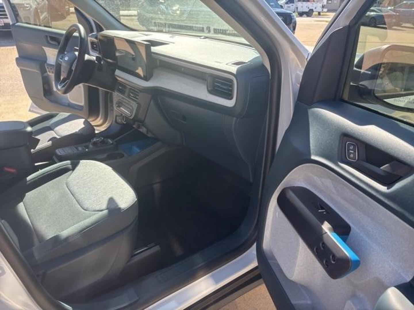 2025 White /Blue Ford Maverick XLT (3FTTW8JA3SR) with an EcoBoost 2.0L I4 GTDi DOHC Turbocharged VCT engine, Automatic transmission, located at 1105 E Mulberry, Kaufman, TX, 75142, (972) 962-2151, 32.589550, -96.300926 - $2,000 off MSRP! Priced below KBB Fair Purchase Price!<br><br><br>White 2025 Ford Maverick 4D Crew Cab XLT AWD 8-Speed Automatic EcoBoost 2.0L I4 GTDi DOHC Turbocharged VCT 22/30 City/Highway MPG<br><br>22/30 City/Highway MPG Price includes: $1000 - Final Days Mega Bonus Cash. Exp. 01/02/2026 $1000 - Photo#15