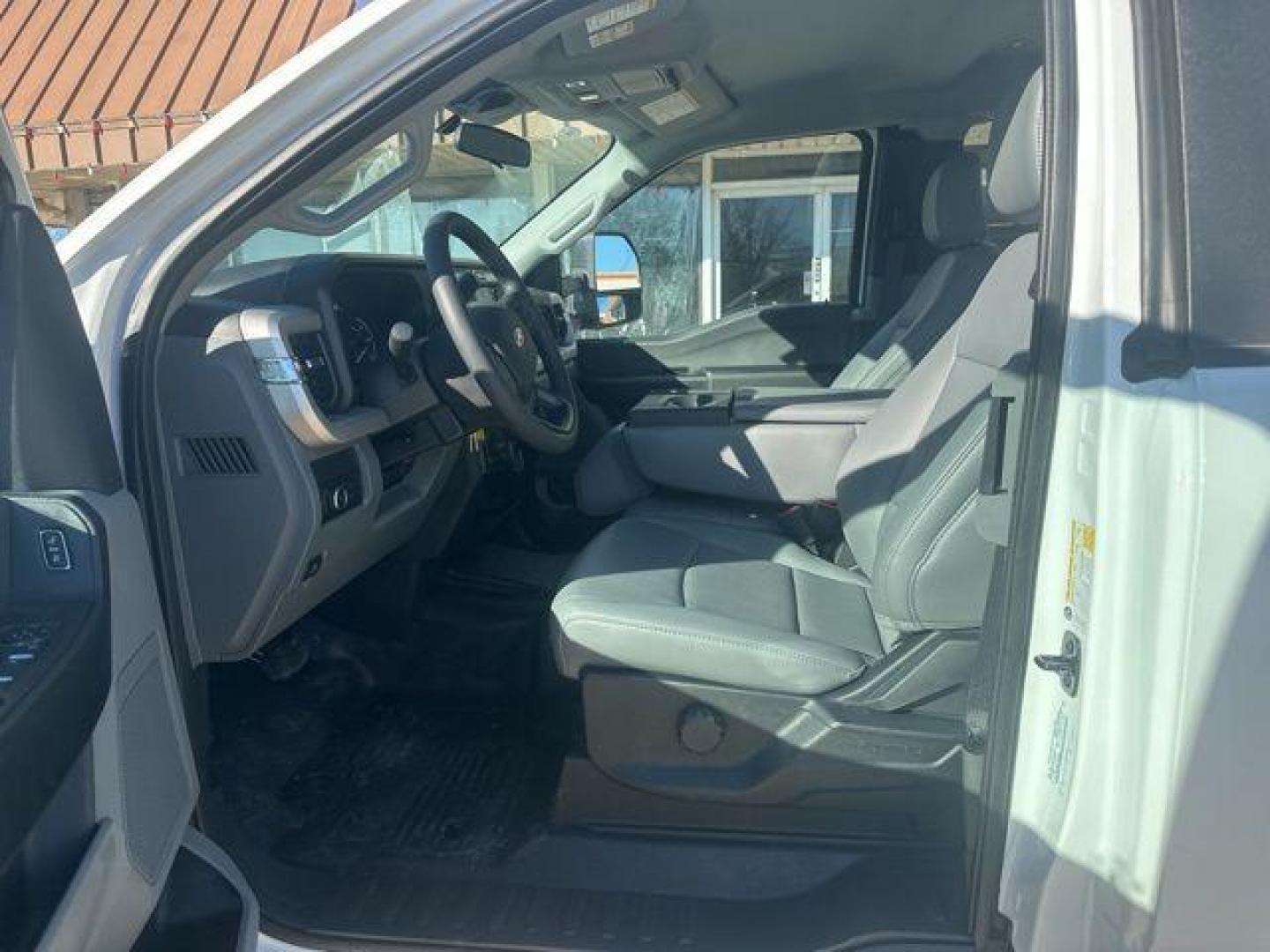 2025 Oxford White /Medium Dark Slate Ford F-250SD XLT (1FD7X2BA9SE) with an 6.8L V8 engine, Automatic transmission, located at 1105 E Mulberry, Kaufman, TX, 75142, (972) 962-2151, 32.589550, -96.300926 - Photo#6