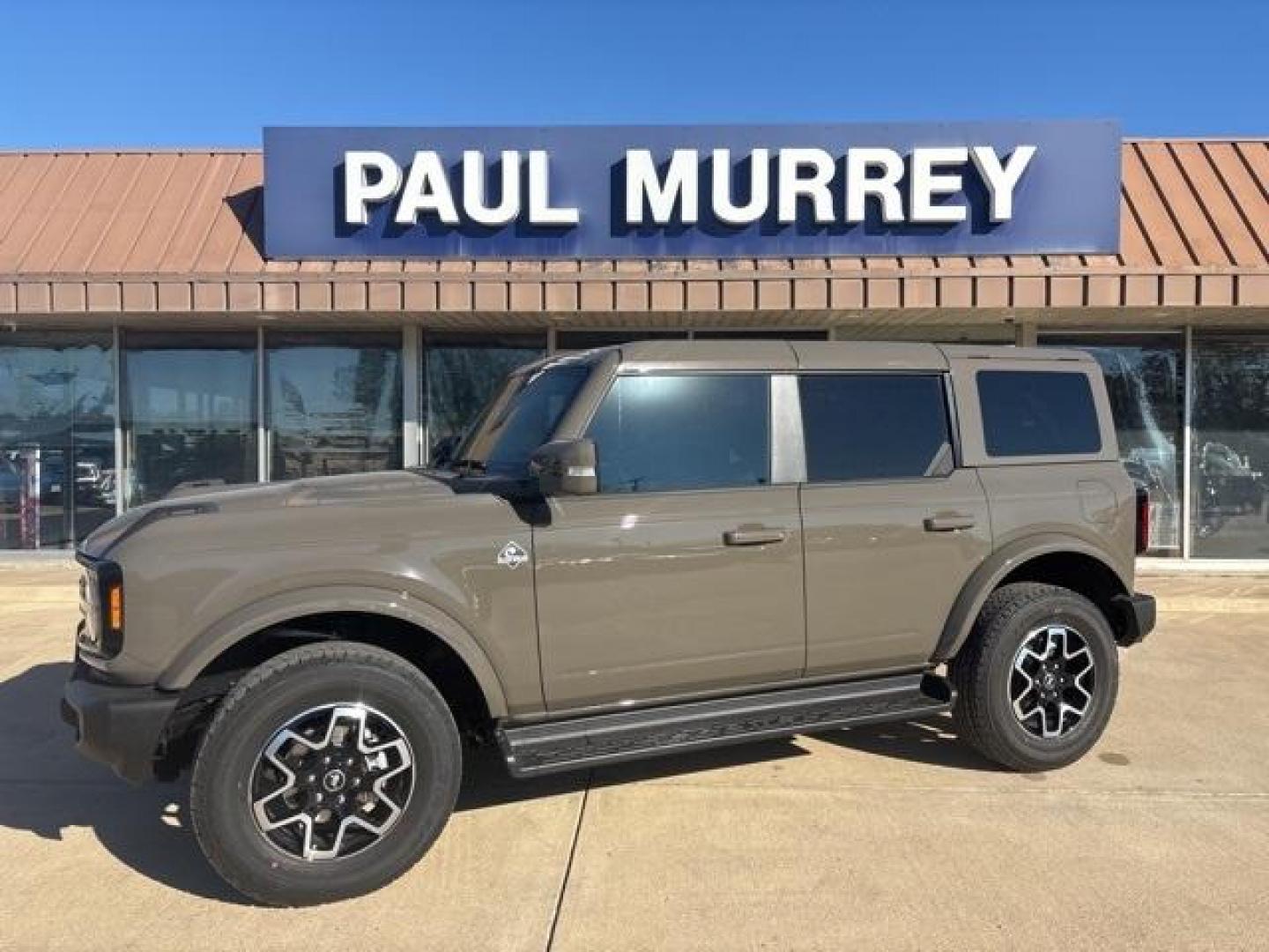 2025 Ford Bronco 4-Door Outer Banks's photo