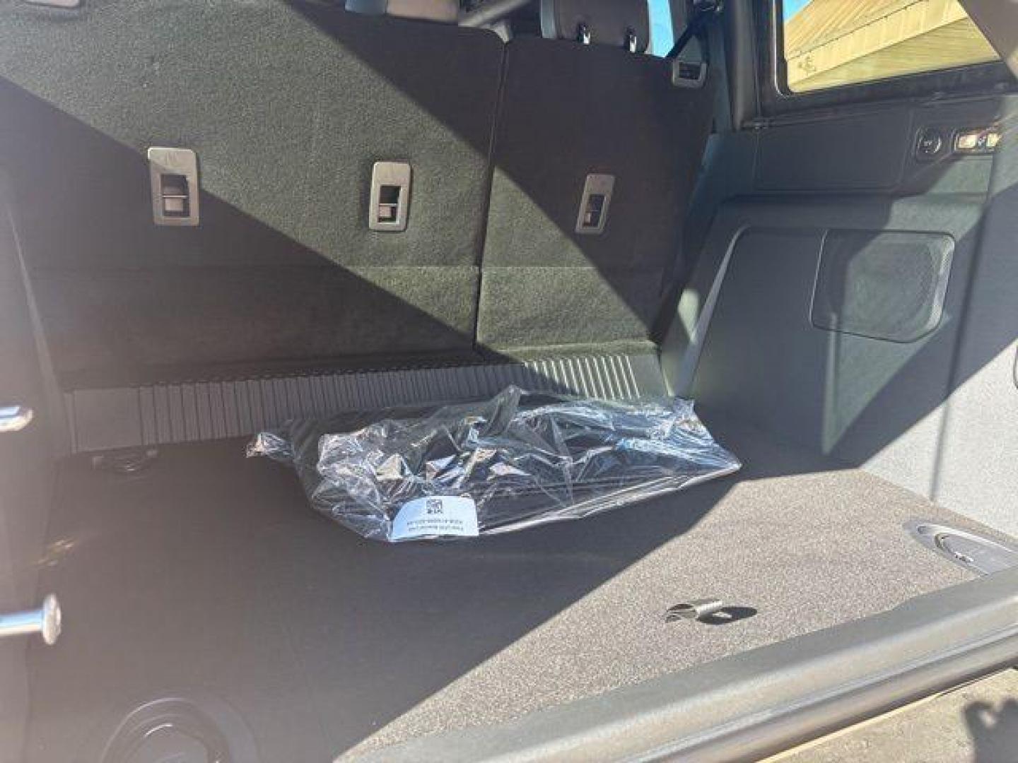 2025 Gray /Black Onyx Ford Bronco Outer Banks (1FMEE8BPXSL) with an 2.7L EcoBoost V6 engine, Automatic transmission, located at 1105 E Mulberry, Kaufman, TX, 75142, (972) 962-2151, 32.589550, -96.300926 - $5,080 off MSRP!<br><br><br>Marsh Gray 2025 Ford Bronco 4D Sport Utility Outer Banks 4WD 10-Speed Automatic 2.7L EcoBoost V6 19/21 City/Highway MPG Price includes: $2500 - Retail Customer Cash. Exp. 03/31/2026 - Photo#16