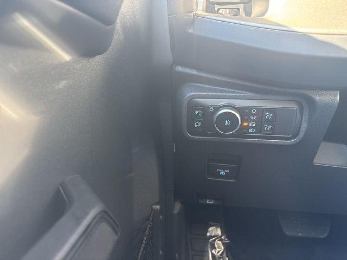 2025 Gray /Black Onyx Ford Bronco Outer Banks (1FMEE8BPXSL) with an 2.7L EcoBoost V6 engine, Automatic transmission, located at 1105 E Mulberry, Kaufman, TX, 75142, (972) 962-2151, 32.589550, -96.300926 - $5,080 off MSRP!<br><br><br>Marsh Gray 2025 Ford Bronco 4D Sport Utility Outer Banks 4WD 10-Speed Automatic 2.7L EcoBoost V6 19/21 City/Highway MPG Price includes: $2500 - Retail Customer Cash. Exp. 03/31/2026 - Photo#22