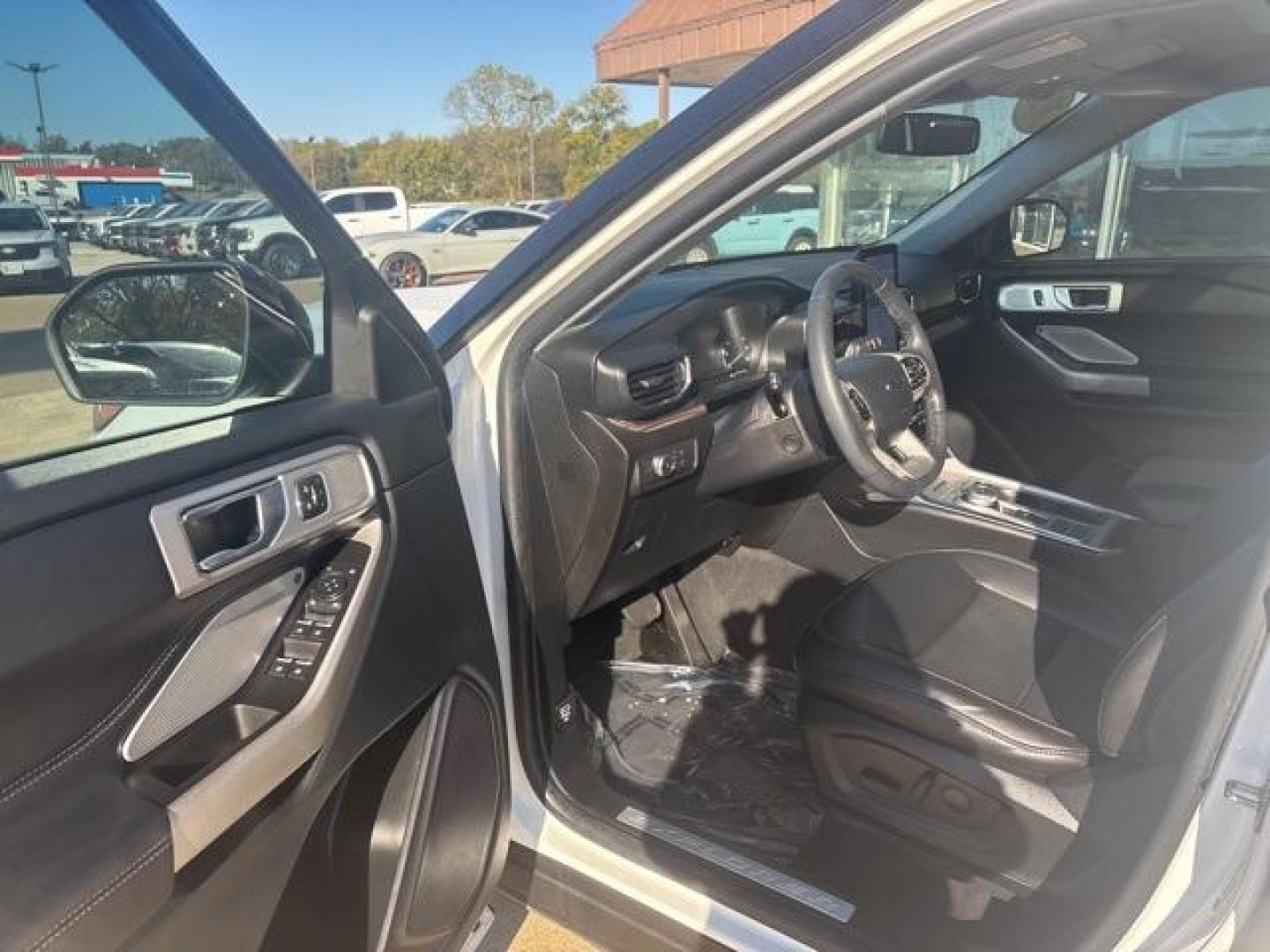 2022 Star White Metallic Tri-Coat /Ebony Ford Explorer Limited (1FMSK7FH5NG) with an 2.3L EcoBoost I-4 engine, Automatic transmission, located at 1105 E Mulberry, Kaufman, TX, 75142, (972) 962-2151, 32.589550, -96.300926 - Star White Metallic Tri-Coat 2022 Ford Explorer 4D Sport Utility Limited RWD 10-Speed Automatic 2.3L EcoBoost I-4<br><br><br>Odometer is 42032 miles below market average! 21/28 City/Highway MPG<br><br><br>Please call Paul Murrey Ford Inc. In Kaufman Texas A Family Dealership Since 1952 Serving the D - Photo#8