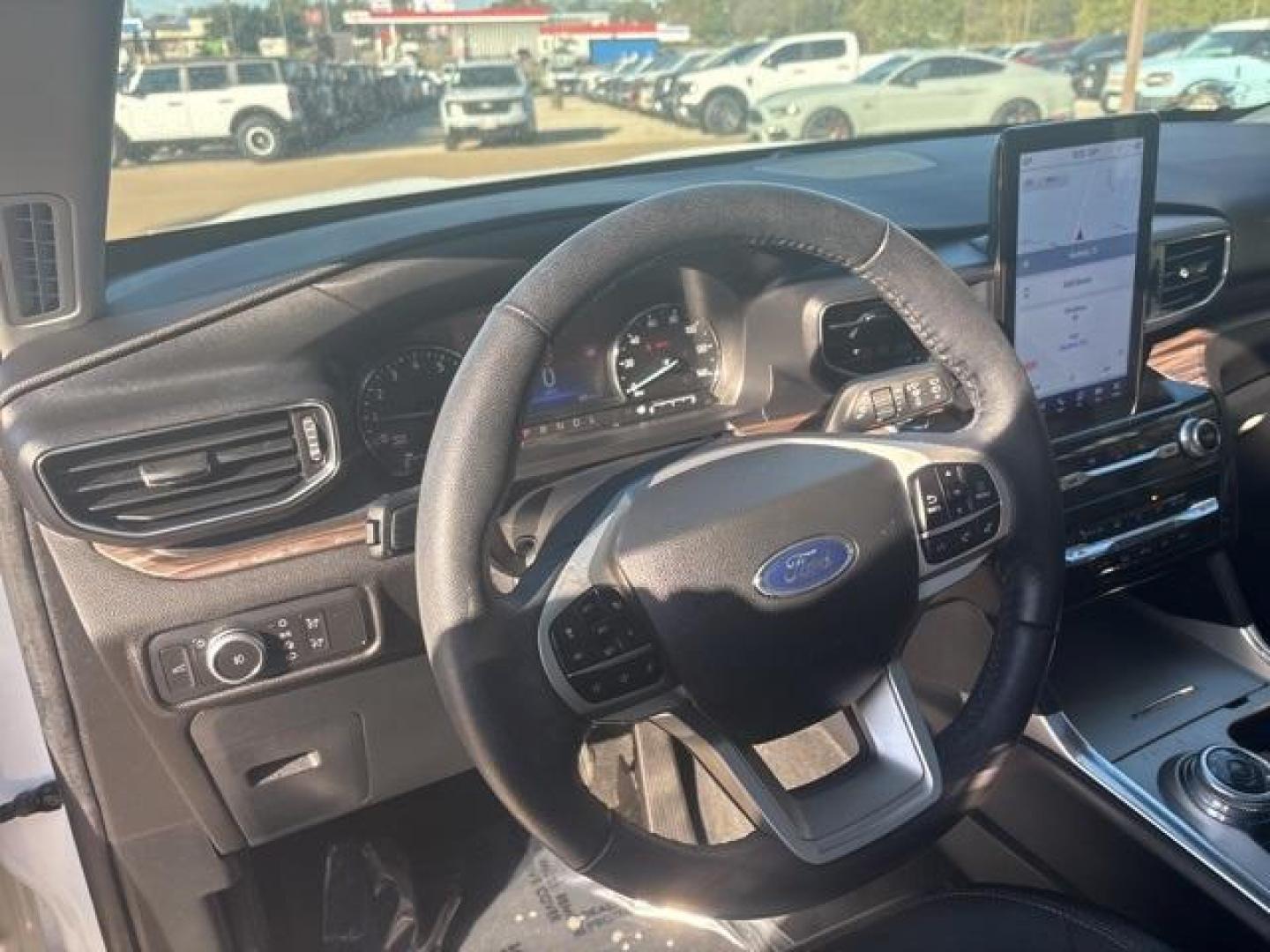 2022 Star White Metallic Tri-Coat /Ebony Ford Explorer Limited (1FMSK7FH5NG) with an 2.3L EcoBoost I-4 engine, Automatic transmission, located at 1105 E Mulberry, Kaufman, TX, 75142, (972) 962-2151, 32.589550, -96.300926 - Star White Metallic Tri-Coat 2022 Ford Explorer 4D Sport Utility Limited RWD 10-Speed Automatic 2.3L EcoBoost I-4<br><br><br>Odometer is 42032 miles below market average! 21/28 City/Highway MPG<br><br><br>Please call Paul Murrey Ford Inc. In Kaufman Texas A Family Dealership Since 1952 Serving the D - Photo#11