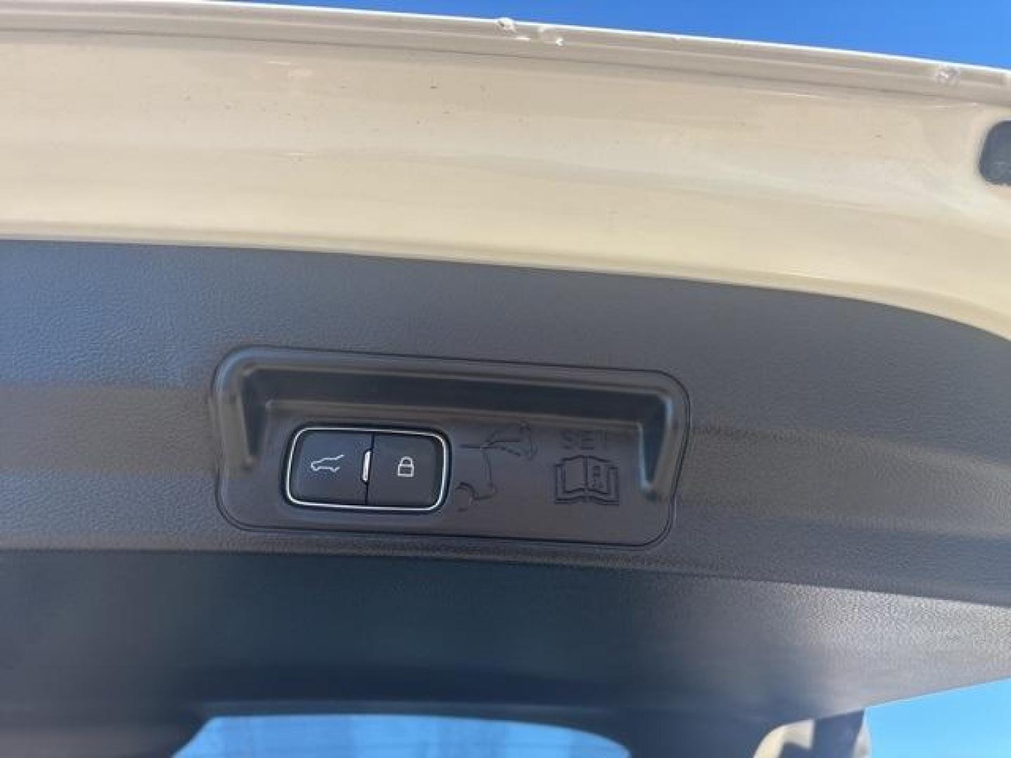 2022 Star White Metallic Tri-Coat /Ebony Ford Explorer Limited (1FMSK7FH5NG) with an 2.3L EcoBoost I-4 engine, Automatic transmission, located at 1105 E Mulberry, Kaufman, TX, 75142, (972) 962-2151, 32.589550, -96.300926 - Star White Metallic Tri-Coat 2022 Ford Explorer 4D Sport Utility Limited RWD 10-Speed Automatic 2.3L EcoBoost I-4<br><br><br>Odometer is 42032 miles below market average! 21/28 City/Highway MPG<br><br><br>Please call Paul Murrey Ford Inc. In Kaufman Texas A Family Dealership Since 1952 Serving the D - Photo#15