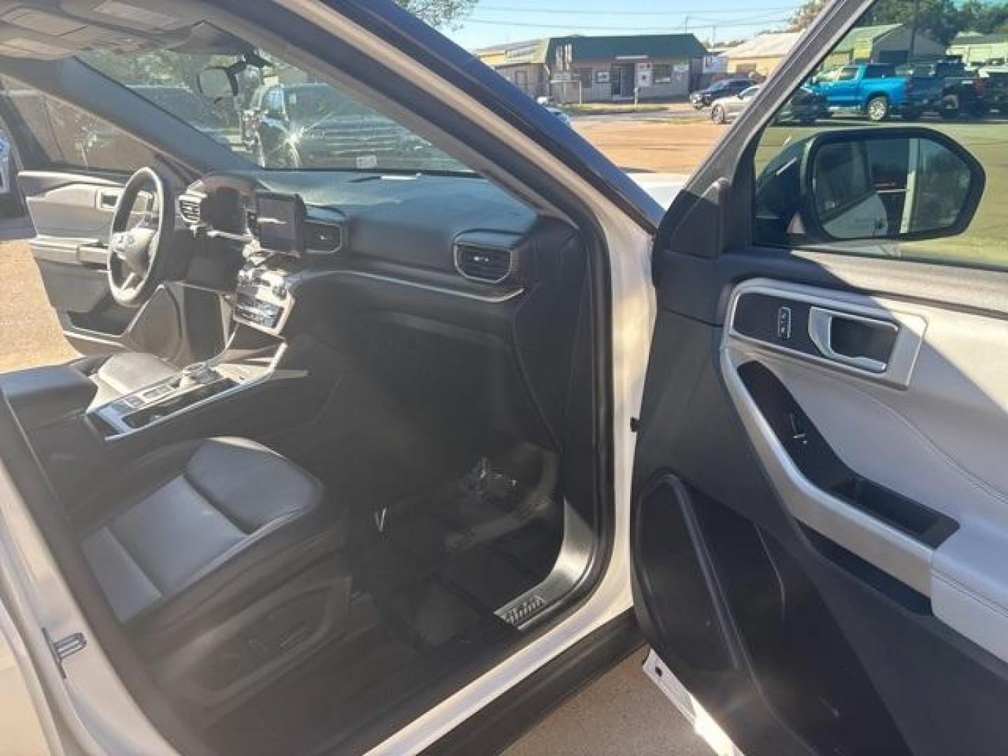 2023 Star White Metallic Tri-Coat /Light Slate Ford Explorer XLT (1FMSK7DH5PG) with an 2.3L EcoBoost I-4 engine, Automatic transmission, located at 1105 E Mulberry, Kaufman, TX, 75142, (972) 962-2151, 32.589550, -96.300926 - Star White Metallic Tri-Coat 2023 Ford Explorer 4D Sport Utility XLT RWD 10-Speed Automatic 2.3L EcoBoost I-4<br><br><br>Odometer is 4546 miles below market average! 21/28 City/Highway MPG<br><br><br>Please call Paul Murrey Ford Inc. In Kaufman Texas A Family Dealership Since 1952 Serving the Dallas - Photo#16