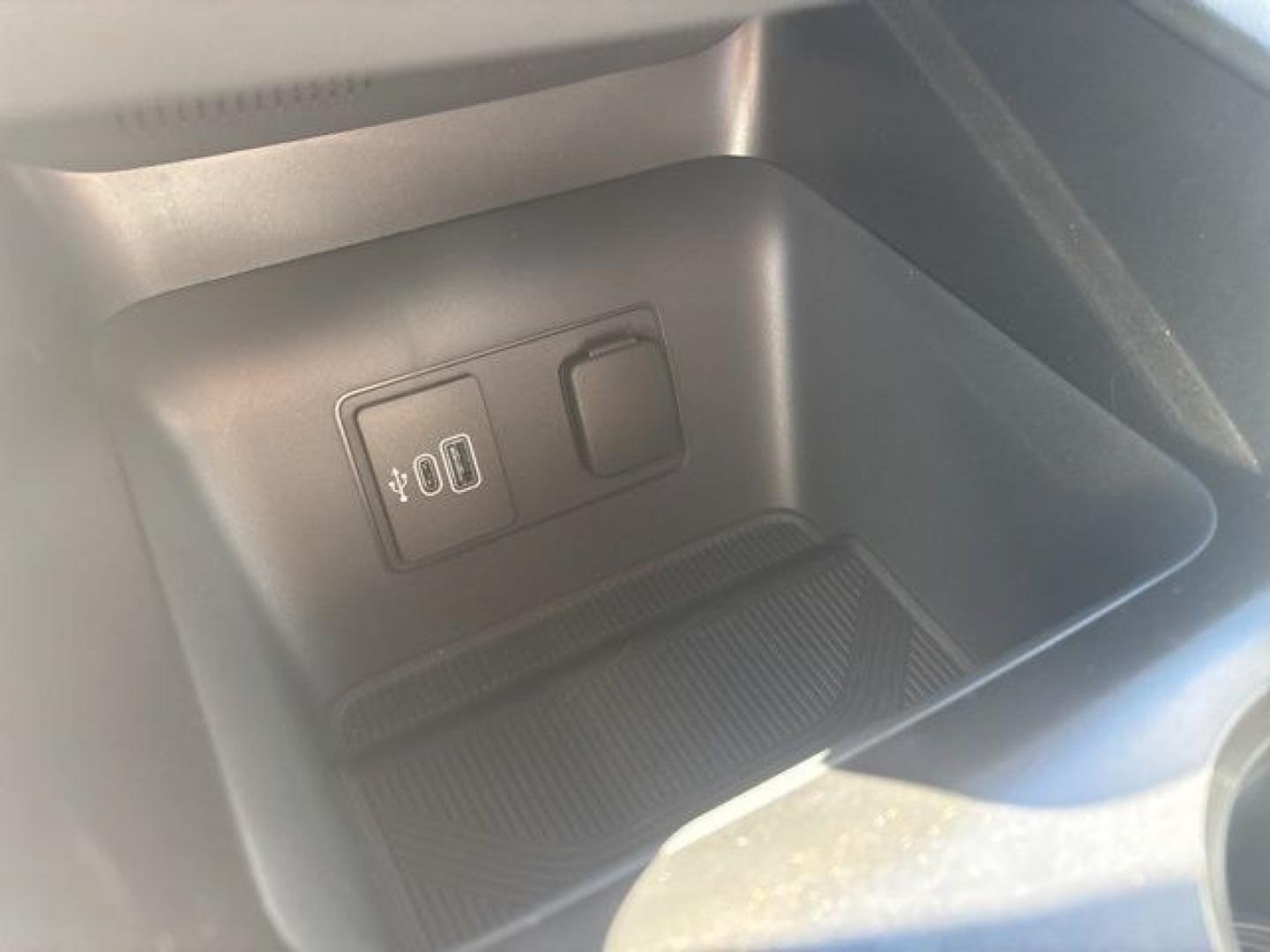 2026 Gray Metallic /Onyx Ford Explorer ST-Line (1FMUK7KH1TG) with an 2.3L EcoBoost I-4 engine, Automatic transmission, located at 1105 E Mulberry, Kaufman, TX, 75142, (972) 962-2151, 32.589550, -96.300926 - $4,500 off MSRP! Priced below KBB Fair Purchase Price!<br><br><br>Gray Metallic 2026 Ford Explorer 4D Sport Utility ST-Line RWD 10-Speed Automatic 2.3L EcoBoost I-4 20/29 City/Highway MPG<br><br>20/29 City/Highway MPG Price includes: $1000 - SSE Down Payment Assistance. Exp. 08/31/2026 $3000 - Retai- Photo#25