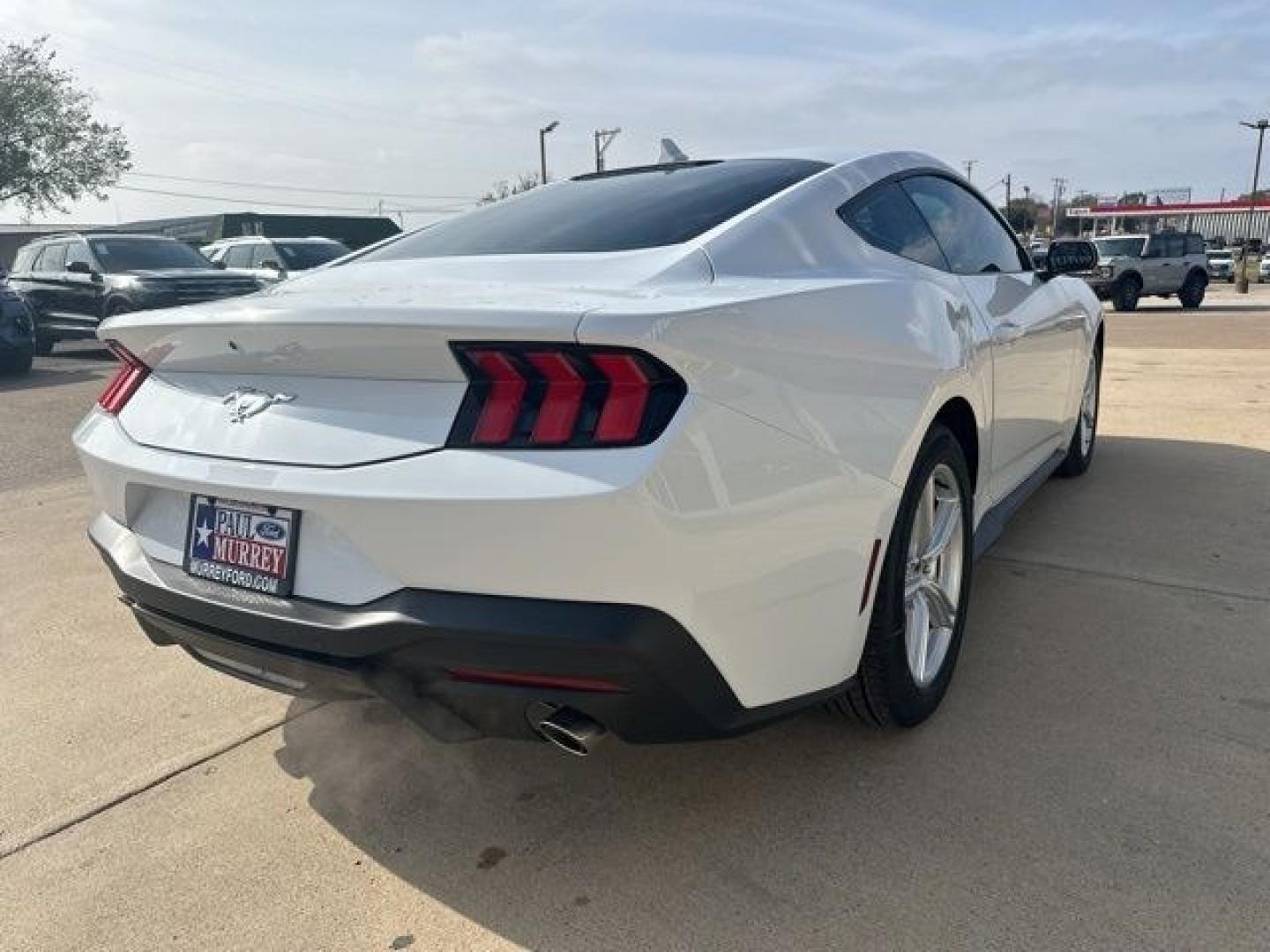 2026 Oxford White /Black Onyx Ford Mustang EcoBoost (1FA6P8TH2T5) with an EcoBoost 2.3L I4 GTDi DOHC Turbocharged VCT engine, Automatic transmission, located at 1105 E Mulberry, Kaufman, TX, 75142, (972) 962-2151, 32.589550, -96.300926 - $3,000 off MSRP! Priced below KBB Fair Purchase Price!<br><br><br>Oxford White 2026 Ford Mustang 2D Coupe EcoBoost RWD 10-Speed Automatic EcoBoost 2.3L I4 GTDi DOHC Turbocharged VCT 21/32 City/Highway MPG<br><br>21/32 City/Highway MPG Price includes: $1000 - SSE Down Payment Assistance. Exp. 08/31/2- Photo#4