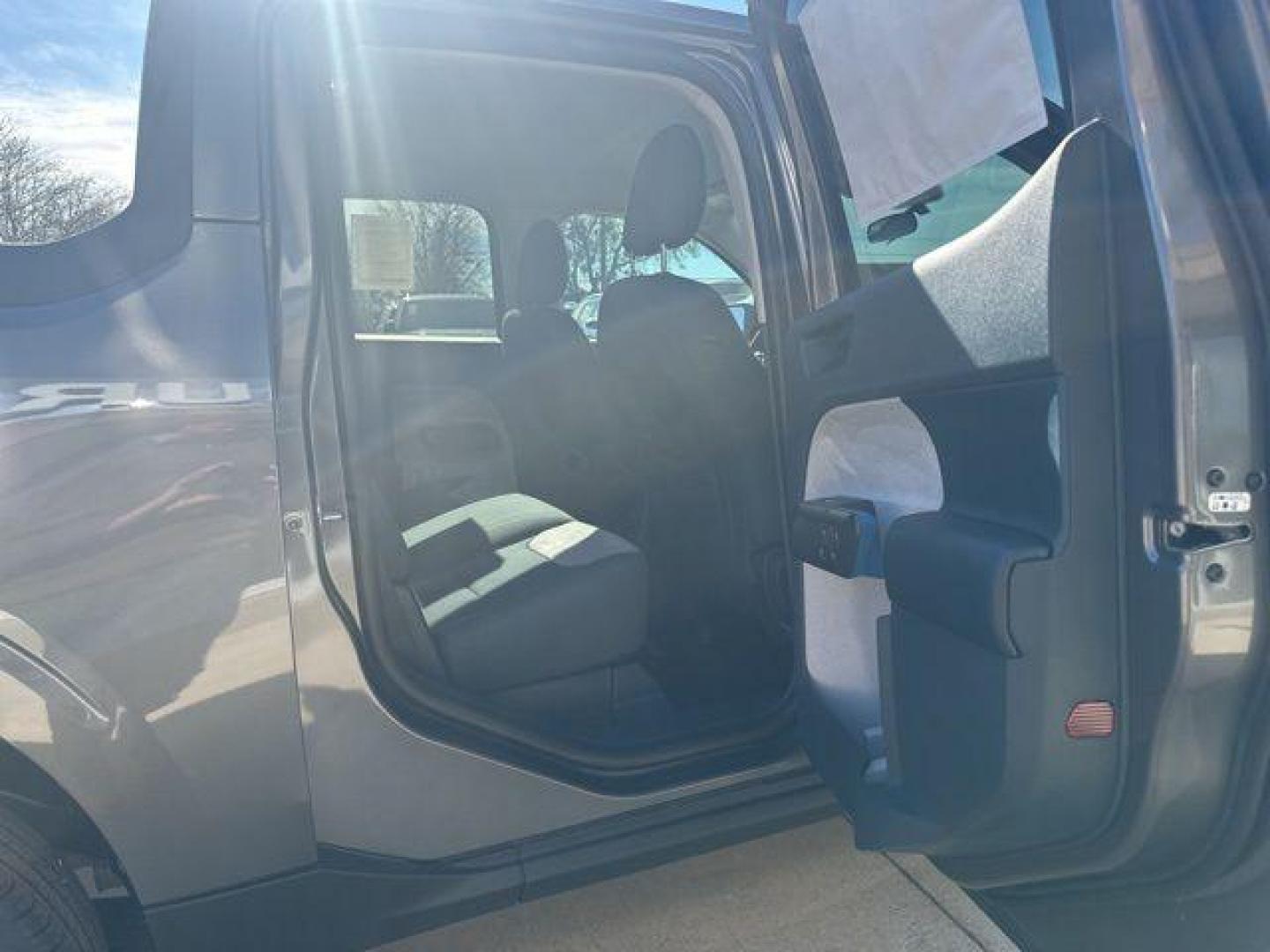 2025 Gray Metallic /Navy Pier/Aspen Gray Ford Maverick XLT (3FTTW8JA2SR) with an EcoBoost 2.0L I4 GTDi DOHC Turbocharged VCT engine, Automatic transmission, located at 1105 E Mulberry, Kaufman, TX, 75142, (972) 962-2151, 32.589550, -96.300926 - $2,740 off MSRP! Priced below KBB Fair Purchase Price!<br><br><br>Carbonized Gray Metallic 2025 Ford Maverick 4D Crew Cab XLT AWD 8-Speed Automatic EcoBoost 2.0L I4 GTDi DOHC Turbocharged VCT 22/30 City/Highway MPG<br><br>22/30 City/Highway MPG Price includes: $1000 - Truck Month Bonus Customer Cash - Photo#16