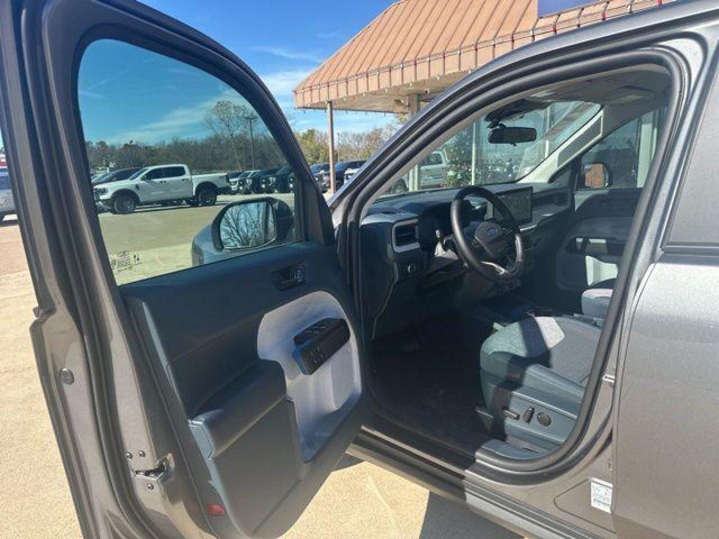 2025 Gray Metallic /Navy Pier/Aspen Gray Ford Maverick XLT (3FTTW8JA2SR) with an EcoBoost 2.0L I4 GTDi DOHC Turbocharged VCT engine, Automatic transmission, located at 1105 E Mulberry, Kaufman, TX, 75142, (972) 962-2151, 32.589550, -96.300926 - $2,240 off MSRP!<br><br><br>Carbonized Gray Metallic 2025 Ford Maverick 4D Crew Cab XLT AWD 8-Speed Automatic EcoBoost 2.0L I4 GTDi DOHC Turbocharged VCT 22/30 City/Highway MPG<br><br>22/30 City/Highway MPG Price includes: $1000 - Bonus Customer Cash. Exp. 04/30/2026 $1000 - Retail Customer Cash. Ex - Photo#7