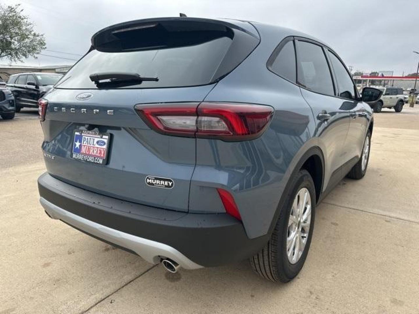 2026 vapor blue metallic /Ebony Ford Escape Active (1FMCU0GN2TU) with an 1.5L EcoBoost engine, Automatic transmission, located at 1105 E Mulberry, Kaufman, TX, 75142, (972) 962-2151, 32.589550, -96.300926 - $2,000 off MSRP!<br><br><br>vapor blue metallic 2026 Ford Escape 4D Sport Utility Active FWD 8-Speed Automatic 1.5L EcoBoost 27/34 City/Highway MPG<br><br>27/34 City/Highway MPG Price includes: $2000 - Bonus Customer Cash. Exp. 01/05/2026 - Photo#4