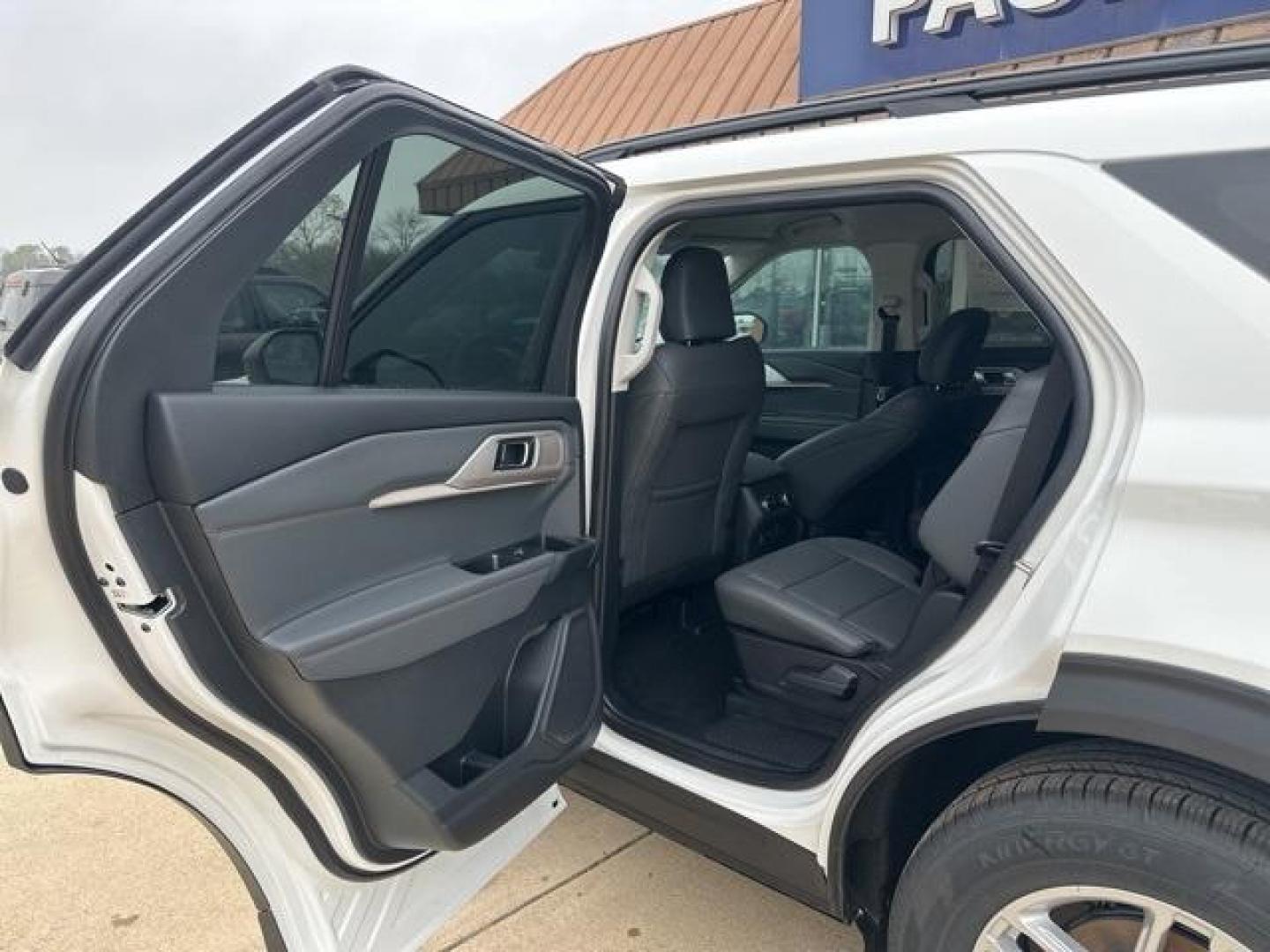 2026 Star White Metallic Tri-Coat /Gray Ford Explorer Active (1FMUK7DH6TG) with an 2.3L EcoBoost I-4 engine, Automatic transmission, located at 1105 E Mulberry, Kaufman, TX, 75142, (972) 962-2151, 32.589550, -96.300926 - $1,500 off MSRP!<br><br><br>Star White Metallic Tri-Coat 2026 Ford Explorer 4D Sport Utility Active RWD 10-Speed Automatic 2.3L EcoBoost I-4 20/29 City/Highway MPG<br><br>20/29 City/Highway MPG Price includes: $1000 - Retail Customer Cash. Exp. 01/05/2026 $500 - Bonus Customer Cash. Exp. 01/05/2026 - Photo#9