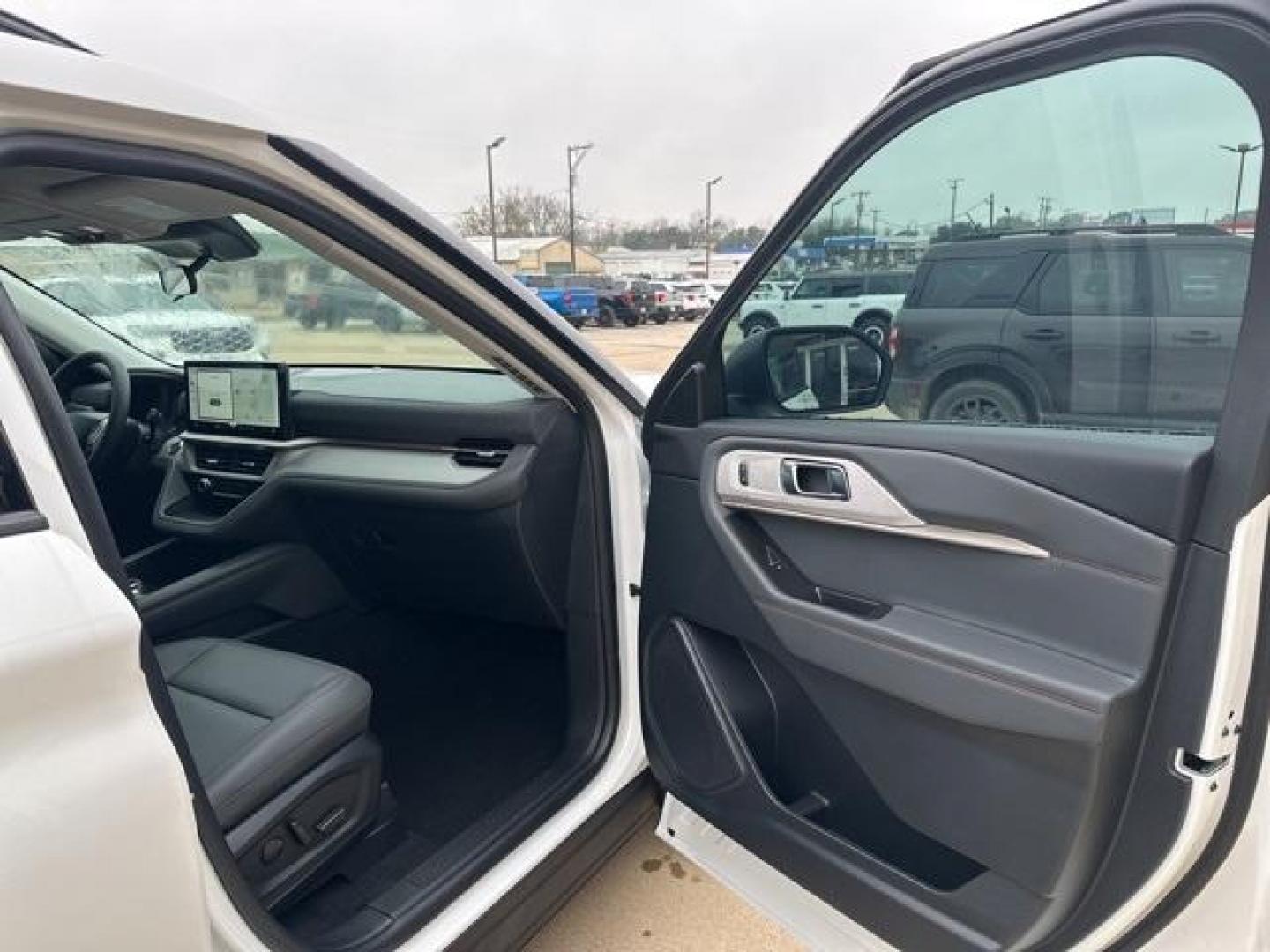2026 Star White Metallic Tri-Coat /Gray Ford Explorer Active (1FMUK7DH6TG) with an 2.3L EcoBoost I-4 engine, Automatic transmission, located at 1105 E Mulberry, Kaufman, TX, 75142, (972) 962-2151, 32.589550, -96.300926 - $1,500 off MSRP!<br><br><br>Star White Metallic Tri-Coat 2026 Ford Explorer 4D Sport Utility Active RWD 10-Speed Automatic 2.3L EcoBoost I-4 20/29 City/Highway MPG<br><br>20/29 City/Highway MPG Price includes: $1000 - Retail Customer Cash. Exp. 01/05/2026 $500 - Bonus Customer Cash. Exp. 01/05/2026 - Photo#17