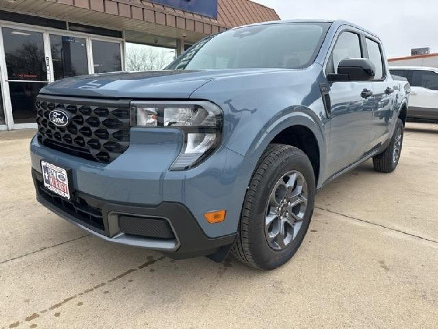 2025 Azure Gray Metallic Tri-Coat /Blue Ford Maverick XLT (3FTTW8H36SR) with an 2.5L I-4 Hybrid engine, CVT transmission, located at 1105 E Mulberry, Kaufman, TX, 75142, (972) 962-2151, 32.589550, -96.300926 - 2.5L I-4 Hybrid.<br>Azure Gray Metallic Tri-Coat 2025 Ford Maverick 4D Crew Cab XLT FWD CVT 2.5L I-4 Hybrid 42/35 City/Highway MPG<br><br>42/35 City/Highway MPG - Photo#1