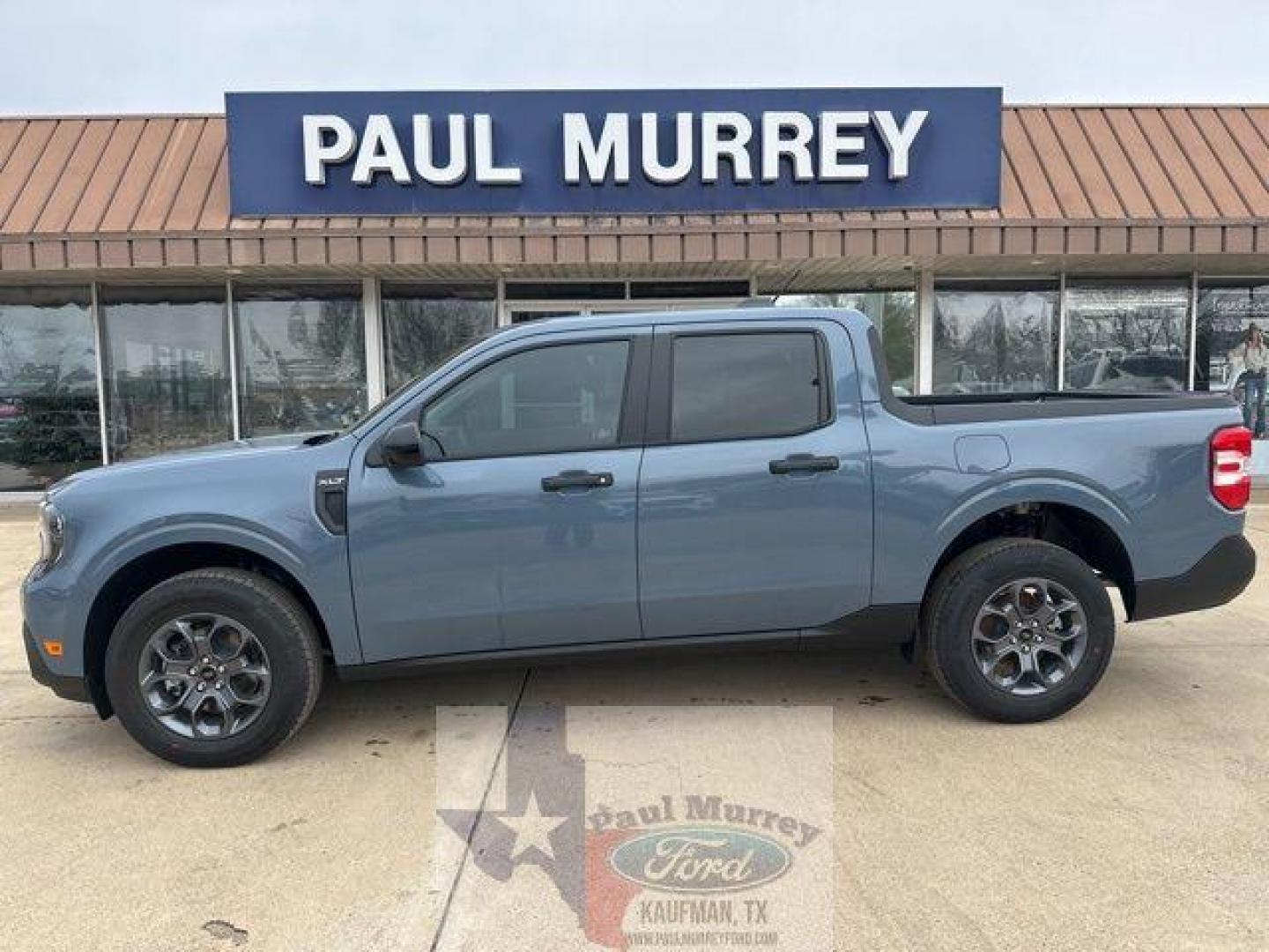 2025 Azure Gray Metallic /Navy Pier/Aspen Gray Ford Maverick XLT (3FTTW8H36SR) with an 2.5L I-4 Hybrid engine, CVT transmission, located at 1105 E Mulberry, Kaufman, TX, 75142, (972) 962-2151, 32.589550, -96.300926 - $1,282 off MSRP!<br><br>2.5L I-4 Hybrid.<br>Azure Gray Metallic Tri-Coat 2025 Ford Maverick 4D Crew Cab XLT FWD CVT 2.5L I-4 Hybrid 42/35 City/Highway MPG<br><br>42/35 City/Highway MPG Price includes: $1000 - Retail Customer Cash. Exp. 03/31/2026 - Photo#0