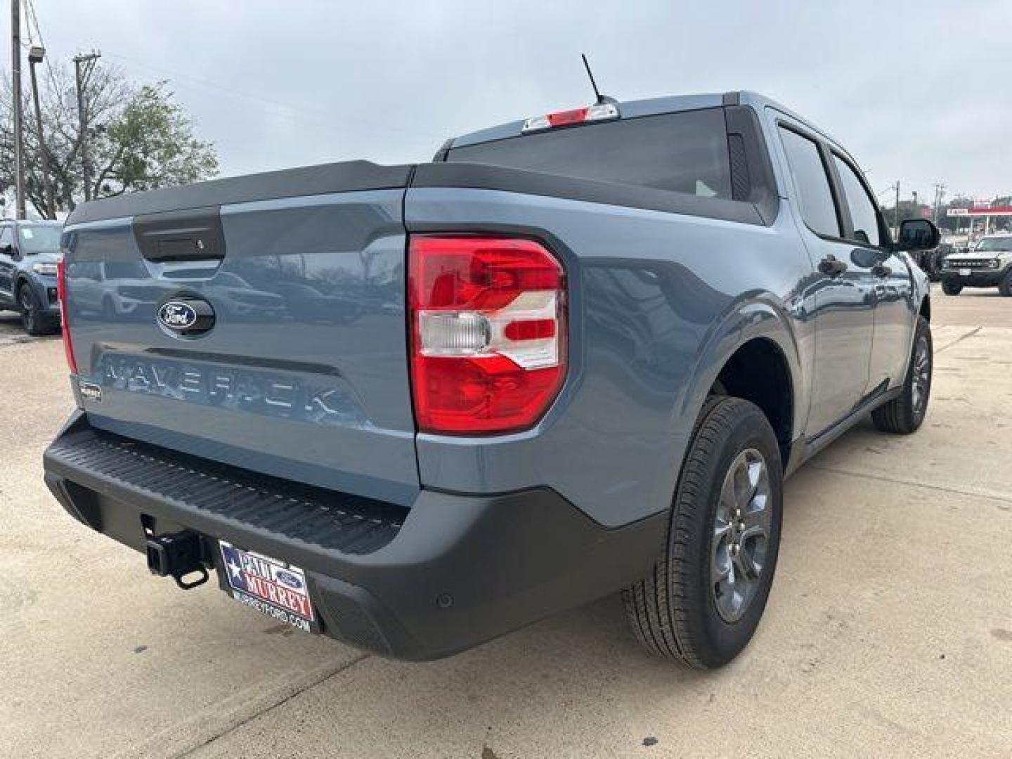 2025 Azure Gray Metallic /Navy Pier/Aspen Gray Ford Maverick XLT (3FTTW8H36SR) with an 2.5L I-4 Hybrid engine, CVT transmission, located at 1105 E Mulberry, Kaufman, TX, 75142, (972) 962-2151, 32.589550, -96.300926 - $1,282 off MSRP!<br><br>2.5L I-4 Hybrid.<br>Azure Gray Metallic Tri-Coat 2025 Ford Maverick 4D Crew Cab XLT FWD CVT 2.5L I-4 Hybrid 42/35 City/Highway MPG<br><br>42/35 City/Highway MPG Price includes: $1000 - Retail Customer Cash. Exp. 03/31/2026 - Photo#4