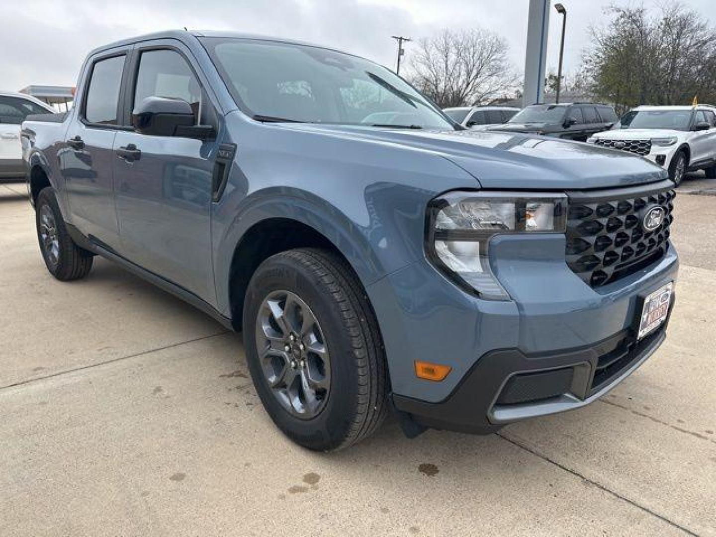 2025 Azure Gray Metallic /Navy Pier/Aspen Gray Ford Maverick XLT (3FTTW8H36SR) with an 2.5L I-4 Hybrid engine, CVT transmission, located at 1105 E Mulberry, Kaufman, TX, 75142, (972) 962-2151, 32.589550, -96.300926 - $1,282 off MSRP!<br><br>2.5L I-4 Hybrid.<br>Azure Gray Metallic Tri-Coat 2025 Ford Maverick 4D Crew Cab XLT FWD CVT 2.5L I-4 Hybrid 42/35 City/Highway MPG<br><br>42/35 City/Highway MPG Price includes: $1000 - Retail Customer Cash. Exp. 03/31/2026 - Photo#5