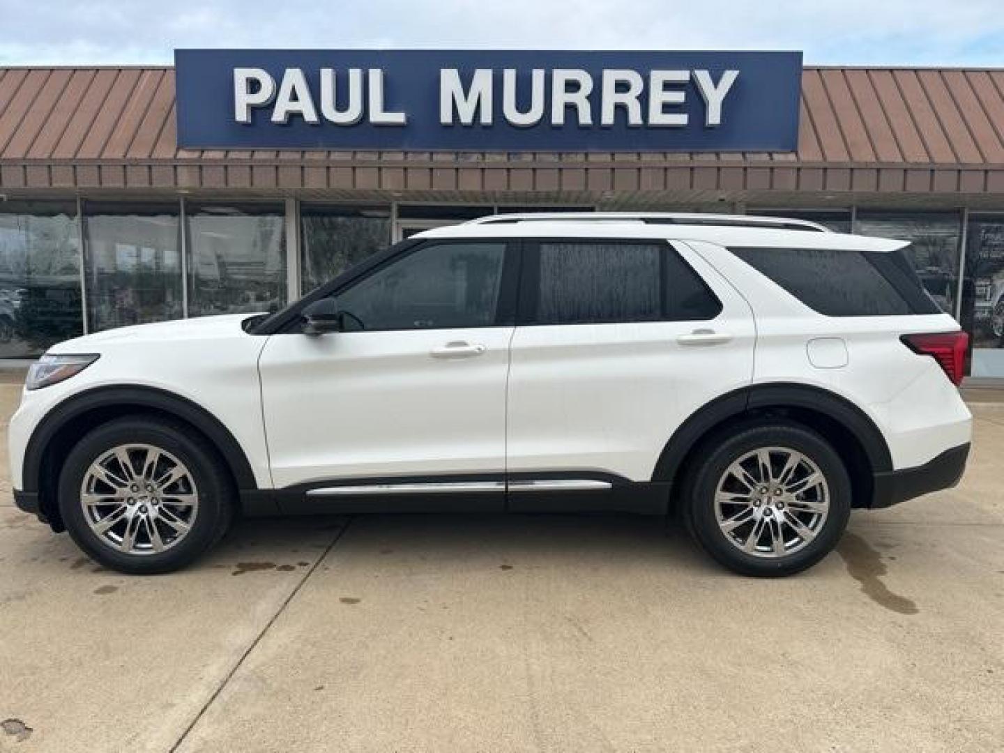 2026 Ford Explorer Platinum's photo