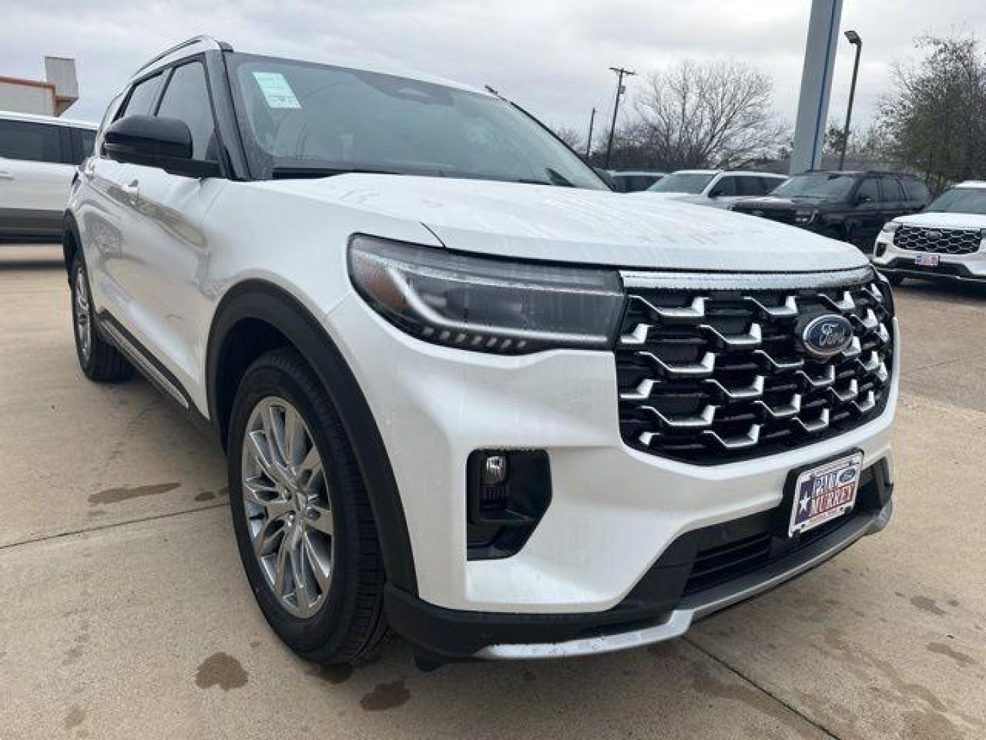 2026 White Metallic /Mojave Dusk/Onyx Ford Explorer Platinum (1FMUK7HHXTG) with an 2.3L EcoBoost I-4 engine, Automatic transmission, located at 1105 E Mulberry, Kaufman, TX, 75142, (972) 962-2151, 32.589550, -96.300926 - $1,000 off MSRP!<br><br><br>Star White Metallic Tri-Coat 2026 Ford Explorer 4D Sport Utility Platinum RWD 10-Speed Automatic 2.3L EcoBoost I-4 20/29 City/Highway MPG<br><br>20/29 City/Highway MPG Price includes: $1000 - Employee Pricing Retail Customer Cash. Exp. 07/06/2026 - Photo#5