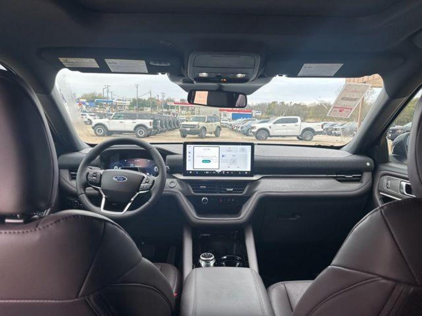 2026 White Metallic /Mojave Dusk/Onyx Ford Explorer Platinum (1FMUK7HHXTG) with an 2.3L EcoBoost I-4 engine, Automatic transmission, located at 1105 E Mulberry, Kaufman, TX, 75142, (972) 962-2151, 32.589550, -96.300926 - $1,000 off MSRP!<br><br><br>Star White Metallic Tri-Coat 2026 Ford Explorer 4D Sport Utility Platinum RWD 10-Speed Automatic 2.3L EcoBoost I-4 20/29 City/Highway MPG<br><br>20/29 City/Highway MPG Price includes: $1000 - Employee Pricing Retail Customer Cash. Exp. 07/06/2026 - Photo#12