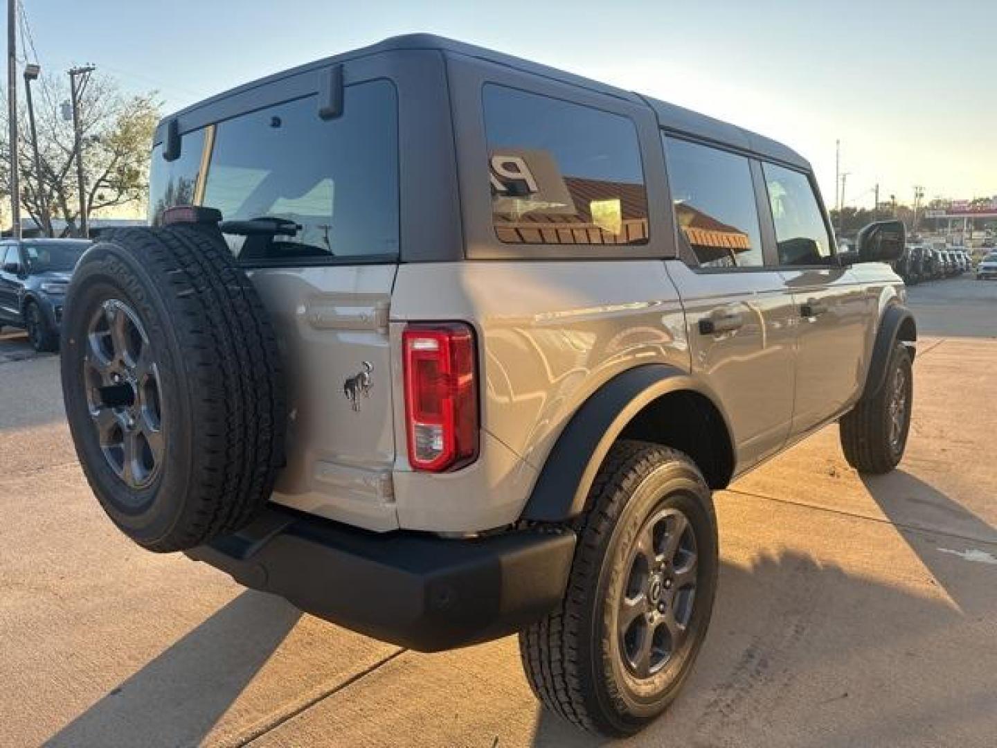 2025 Desert Sand /Black Onyx Interior Ford Bronco Big Bend (1FMDE7BH7SL) with an 2.3L EcoBoost I-4 engine, Automatic transmission, located at 1105 E Mulberry, Kaufman, TX, 75142, (972) 962-2151, 32.589550, -96.300926 - $4,157 off MSRP!<br><br><br>Desert Sand 2025 Ford Bronco 4D Sport Utility Big Bend 4WD 10-Speed Automatic 2.3L EcoBoost I-4 18/22 City/Highway MPG Price includes: $1000 - Final Days Mega Bonus Cash. Exp. 01/02/2026 $2000 - Retail Bonus Cash. Exp. 01/05/2026 - Photo#4