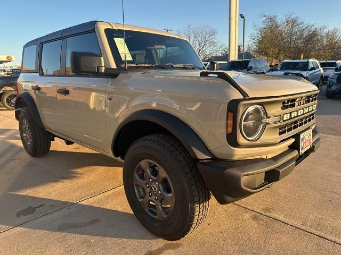 2025 Desert Sand /Black Onyx Interior Ford Bronco Big Bend (1FMDE7BH7SL) with an 2.3L EcoBoost I-4 engine, Automatic transmission, located at 1105 E Mulberry, Kaufman, TX, 75142, (972) 962-2151, 32.589550, -96.300926 - $4,157 off MSRP!<br><br><br>Desert Sand 2025 Ford Bronco 4D Sport Utility Big Bend 4WD 10-Speed Automatic 2.3L EcoBoost I-4 18/22 City/Highway MPG Price includes: $1000 - Final Days Mega Bonus Cash. Exp. 01/02/2026 $2000 - Retail Bonus Cash. Exp. 01/05/2026 - Photo#5
