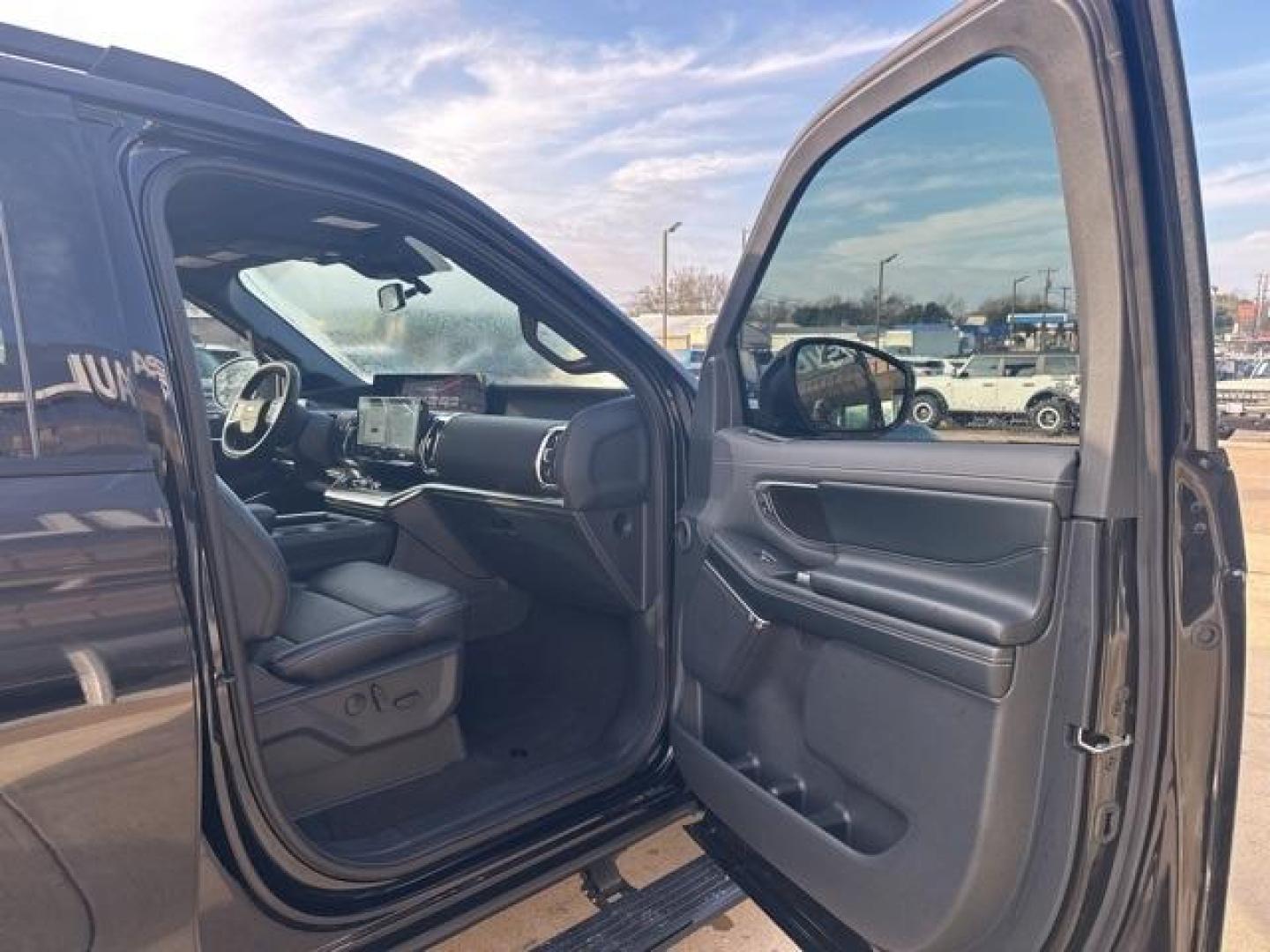 2025 Agate Black Metallic /Black Ford Expedition Platinum (1FMJU1M87SE) with an EcoBoost 3.5L V6 GTDi DOHC 24V Twin Turbocharged engine, Automatic transmission, located at 1105 E Mulberry, Kaufman, TX, 75142, (972) 962-2151, 32.589550, -96.300926 - $3,118 off MSRP!<br><br>4WD.<br>Agate Black Metallic 2025 Ford Expedition 4D Sport Utility Platinum 4WD 10-Speed Automatic EcoBoost 3.5L V6 GTDi DOHC 24V Twin Turbocharged Price includes: $1000 - Final Days Mega Bonus Cash. Exp. 01/02/2026 - Photo#18