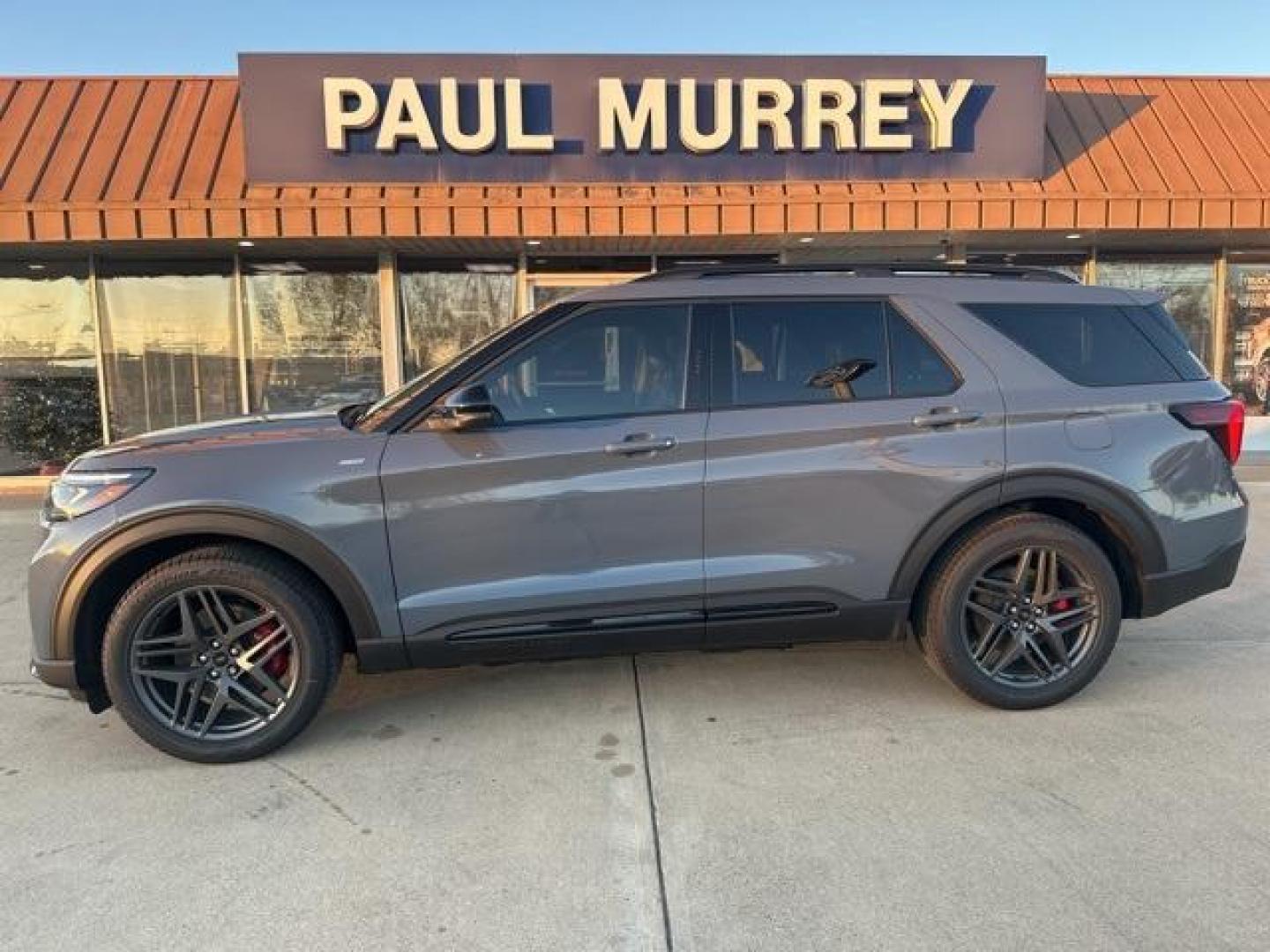 2025 Ford Explorer ST-LINE's photo