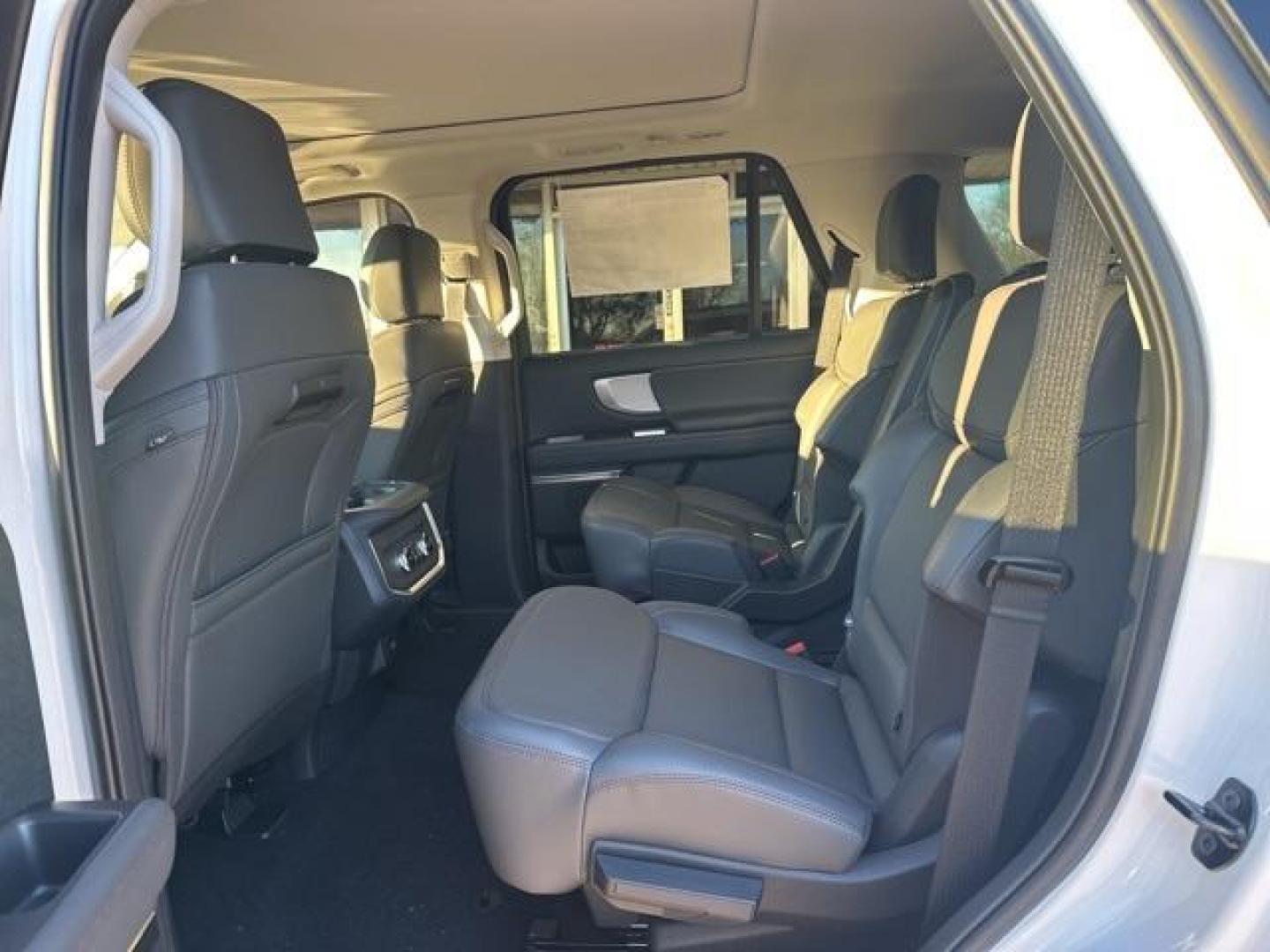 2025 Star White Metallic Tri-Coat /Gray Ford Expedition Active (1FMJU1H89SE) with an EcoBoost 3.5L V6 GTDi DOHC 24V Twin Turbocharged engine, Automatic transmission, located at 1105 E Mulberry, Kaufman, TX, 75142, (972) 962-2151, 32.589550, -96.300926 - Recent Arrival!<br><br><br>Star White Metallic Tri-Coat 2025 Ford Expedition 4D Sport Utility Active RWD 10-Speed Automatic EcoBoost 3.5L V6 GTDi DOHC 24V Twin Turbocharged - Photo#13