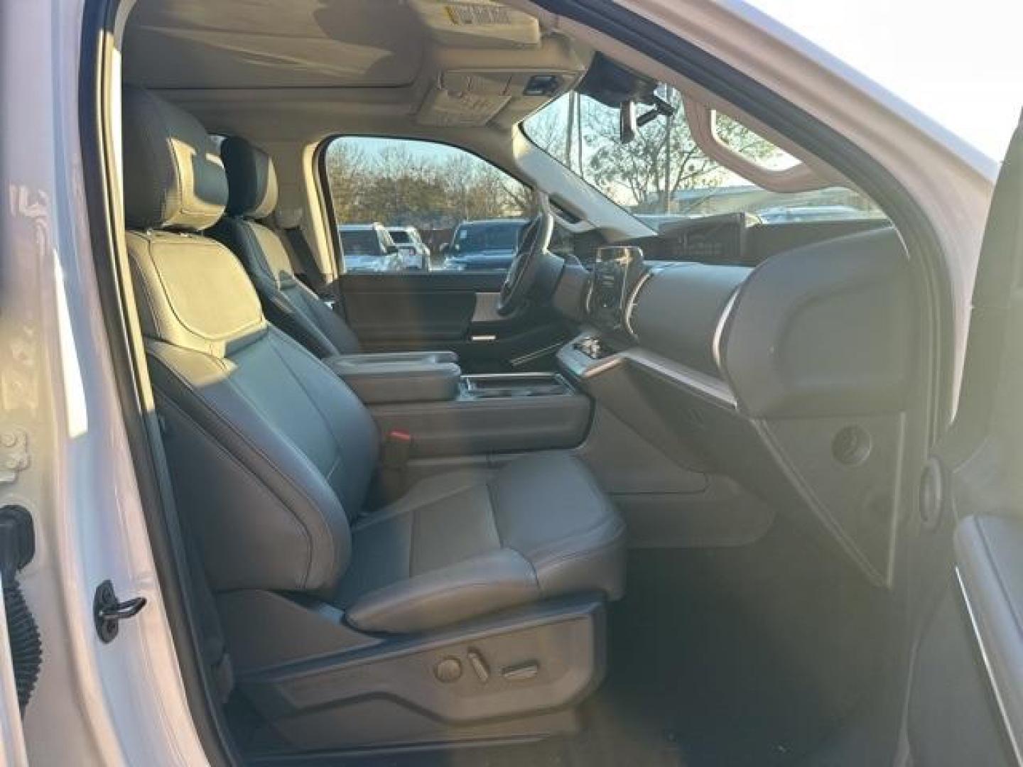 2025 Star White Metallic Tri-Coat /Gray Ford Expedition Active (1FMJU1H89SE) with an EcoBoost 3.5L V6 GTDi DOHC 24V Twin Turbocharged engine, Automatic transmission, located at 1105 E Mulberry, Kaufman, TX, 75142, (972) 962-2151, 32.589550, -96.300926 - Recent Arrival!<br><br><br>Star White Metallic Tri-Coat 2025 Ford Expedition 4D Sport Utility Active RWD 10-Speed Automatic EcoBoost 3.5L V6 GTDi DOHC 24V Twin Turbocharged - Photo#17