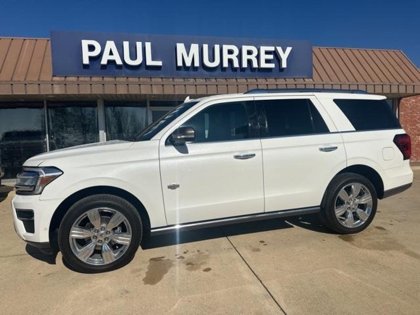 2022 White Metallic /Java Ford Expedition King Ranch (1FMJU1NT0NE) with an EcoBoost 3.5L V6 GTDi DOHC 24V Twin Turbocharged engine, Automatic transmission, located at 1105 E Mulberry, Kaufman, TX, 75142, (972) 962-2151, 32.589550, -96.300926 - White Metallic 2022 Ford Expedition 4D Sport Utility King Ranch RWD 10-Speed Automatic EcoBoost 3.5L V6 GTDi DOHC 24V Twin Turbocharged Priced below KBB Fair Purchase Price!<br><br><br>Recent Arrival!<br><br><br>Please call Paul Murrey Ford Inc. In Kaufman Texas A Family Dealership Since 1952 Servin - Photo#0