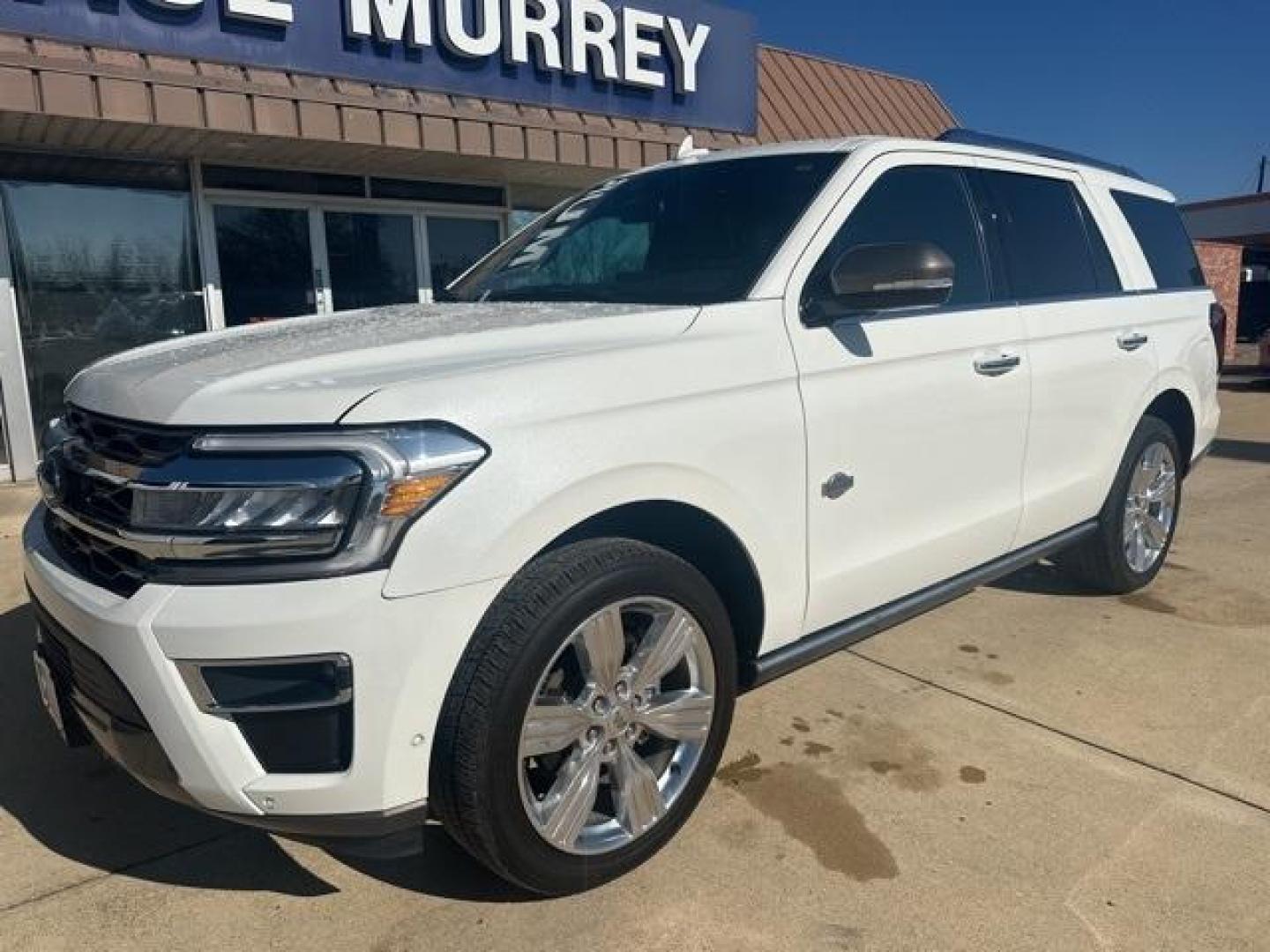2022 White Metallic /Java Ford Expedition King Ranch (1FMJU1NT0NE) with an EcoBoost 3.5L V6 GTDi DOHC 24V Twin Turbocharged engine, Automatic transmission, located at 1105 E Mulberry, Kaufman, TX, 75142, (972) 962-2151, 32.589550, -96.300926 - White Metallic 2022 Ford Expedition 4D Sport Utility King Ranch RWD 10-Speed Automatic EcoBoost 3.5L V6 GTDi DOHC 24V Twin Turbocharged Priced below KBB Fair Purchase Price!<br><br><br>Recent Arrival!<br><br><br>Please call Paul Murrey Ford Inc. In Kaufman Texas A Family Dealership Since 1952 Servin - Photo#1