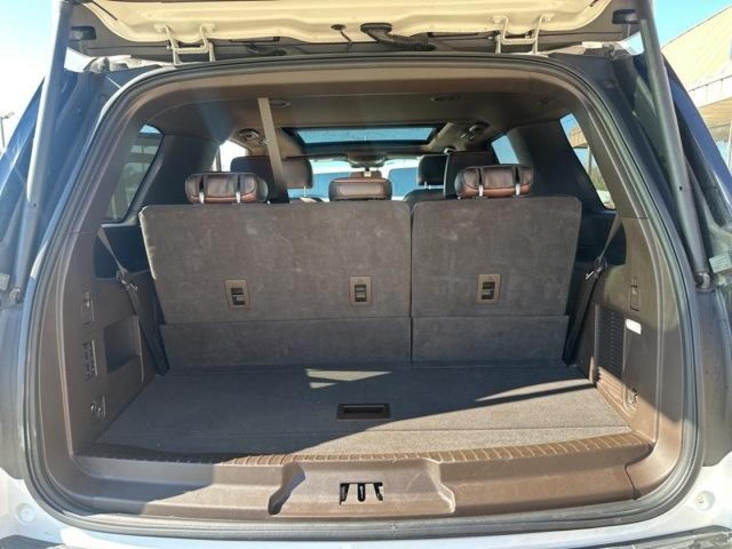 2022 White Metallic /Java Ford Expedition King Ranch (1FMJU1NT0NE) with an EcoBoost 3.5L V6 GTDi DOHC 24V Twin Turbocharged engine, Automatic transmission, located at 1105 E Mulberry, Kaufman, TX, 75142, (972) 962-2151, 32.589550, -96.300926 - White Metallic 2022 Ford Expedition 4D Sport Utility King Ranch RWD 10-Speed Automatic EcoBoost 3.5L V6 GTDi DOHC 24V Twin Turbocharged Priced below KBB Fair Purchase Price!<br><br><br>Recent Arrival!<br><br><br>Please call Paul Murrey Ford Inc. In Kaufman Texas A Family Dealership Since 1952 Servin - Photo#15