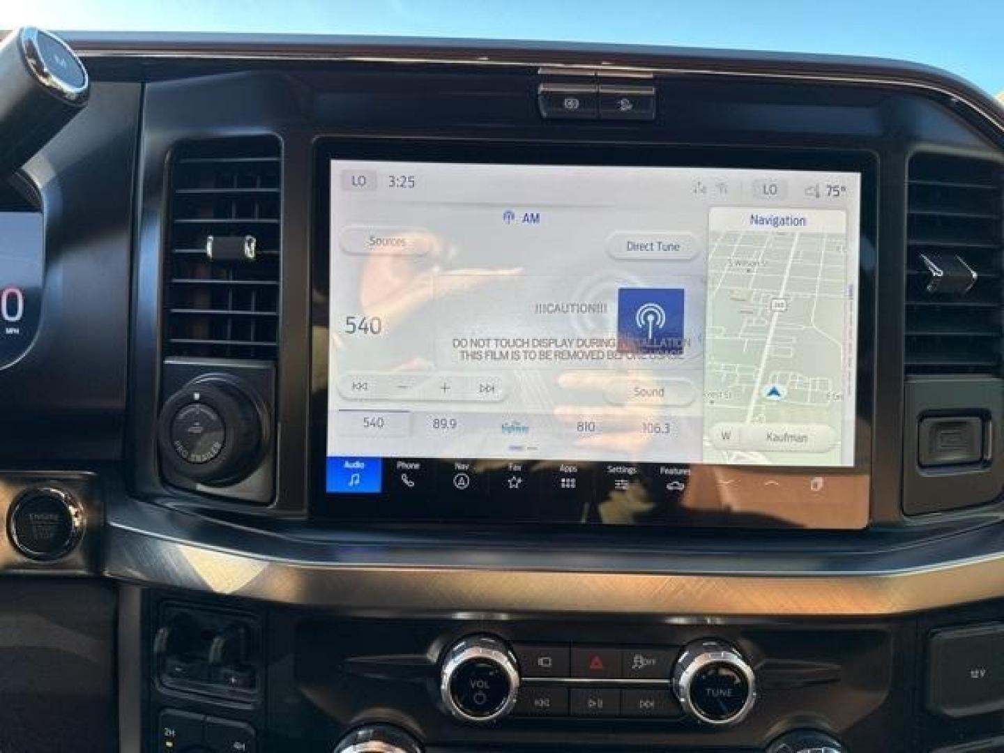 2026 Star White Metallic Tri-Coat /40 Console 40 Seat Ford F-350SD King Ranch (1FT8W3BM8TE) with an 6.7L High Output Power Stroke V8 Diesel engine, Automatic transmission, located at 1105 E Mulberry, Kaufman, TX, 75142, (972) 962-2151, 32.589550, -96.300926 - $4,548 off MSRP!<br><br>4WD.<br>Star White Metallic Tri-Coat 2026 Ford F-350SD 4D Crew Cab King Ranch 4WD 10-Speed Automatic 6.7L High Output Power Stroke V8 Diesel - Photo#10