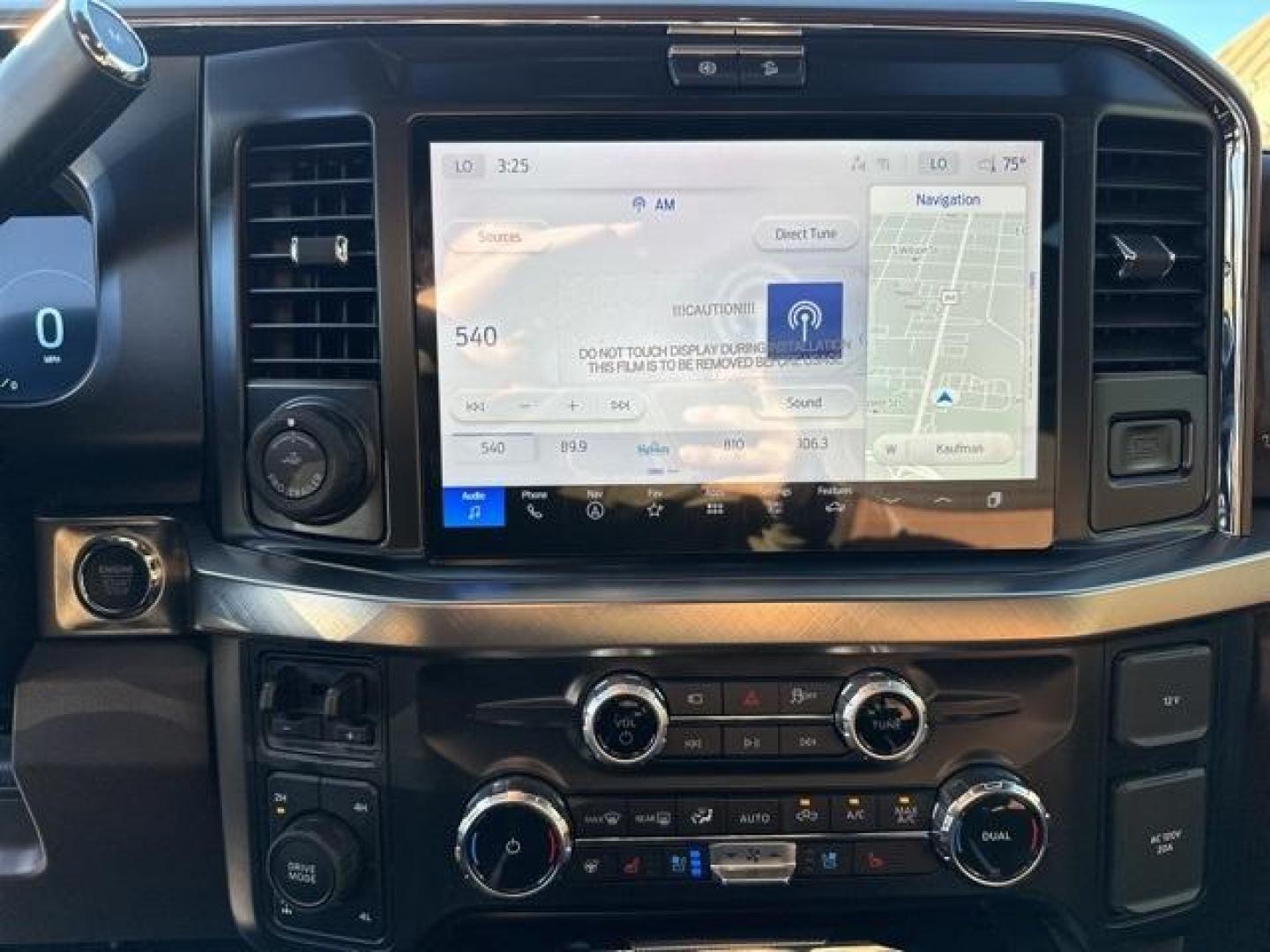 2026 Star White Metallic Tri-Coat /40 Console 40 Seat Ford F-350SD King Ranch (1FT8W3BM8TE) with an 6.7L High Output Power Stroke V8 Diesel engine, Automatic transmission, located at 1105 E Mulberry, Kaufman, TX, 75142, (972) 962-2151, 32.589550, -96.300926 - $4,548 off MSRP!<br><br>4WD.<br>Star White Metallic Tri-Coat 2026 Ford F-350SD 4D Crew Cab King Ranch 4WD 10-Speed Automatic 6.7L High Output Power Stroke V8 Diesel - Photo#11